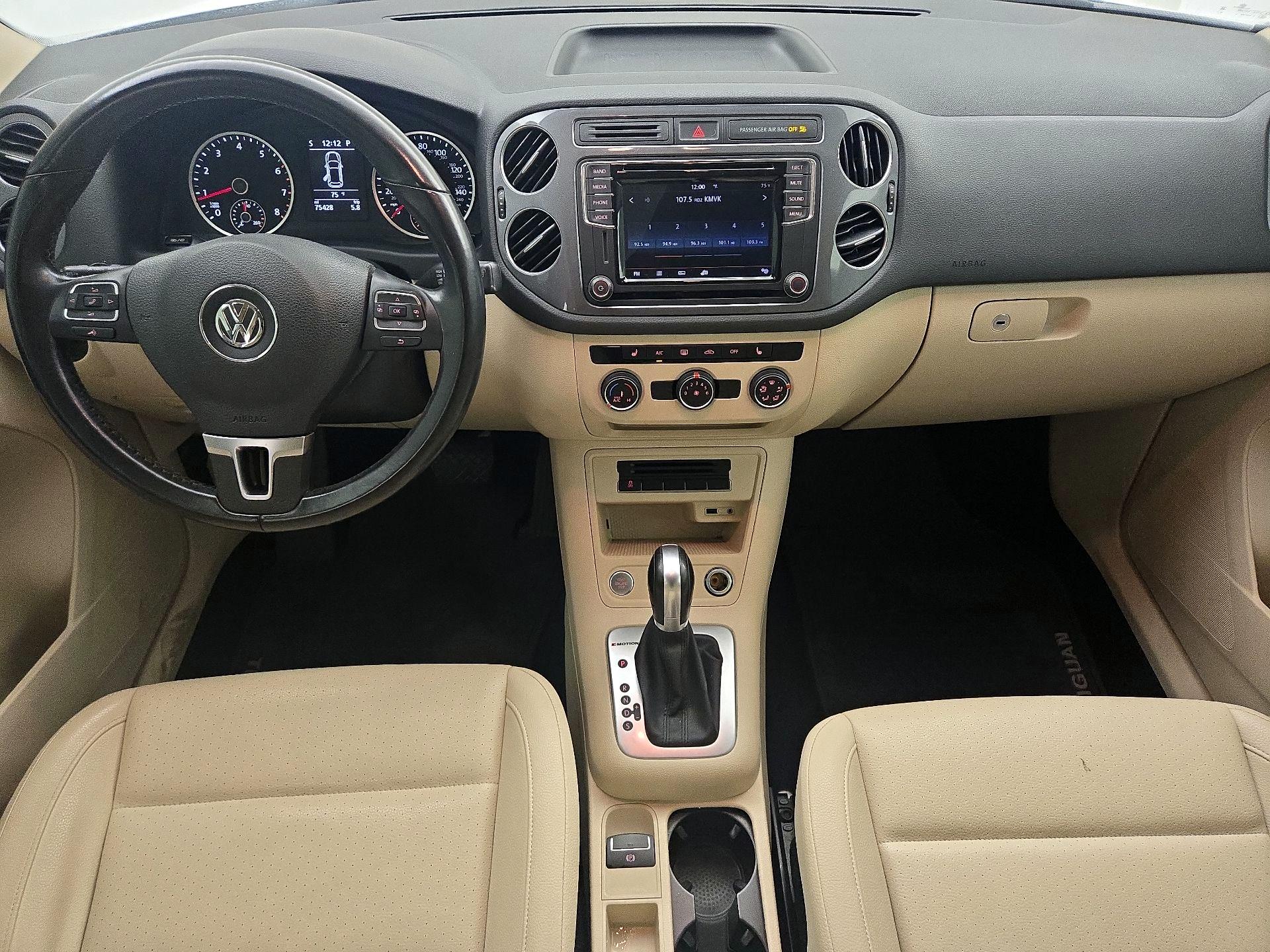 Thumbnail: 2017 Volkswagen Tiguan - 9