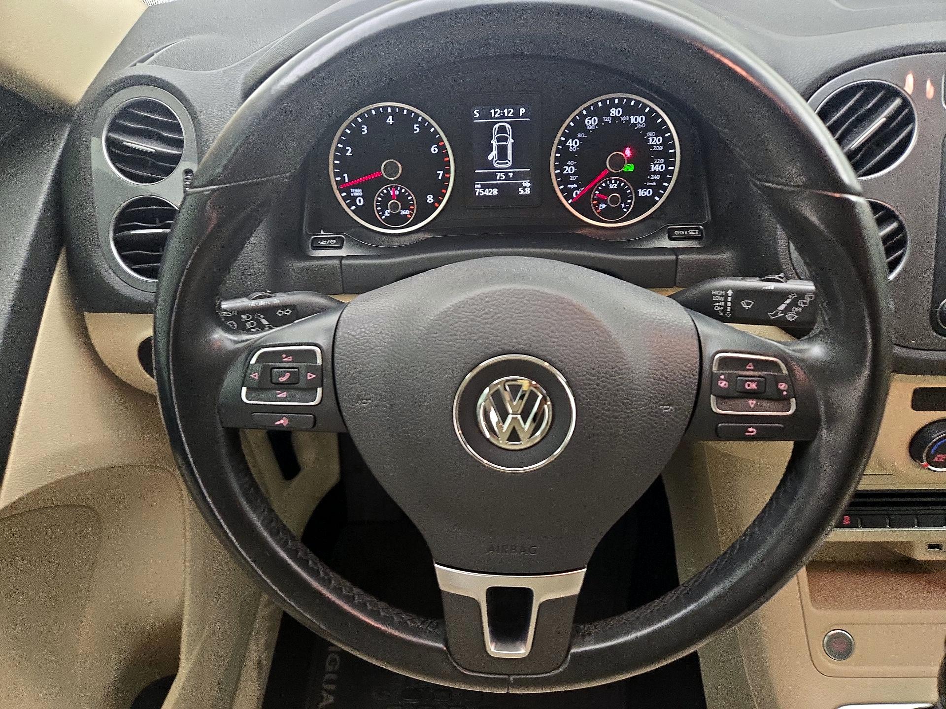 Thumbnail: 2017 Volkswagen Tiguan - 10
