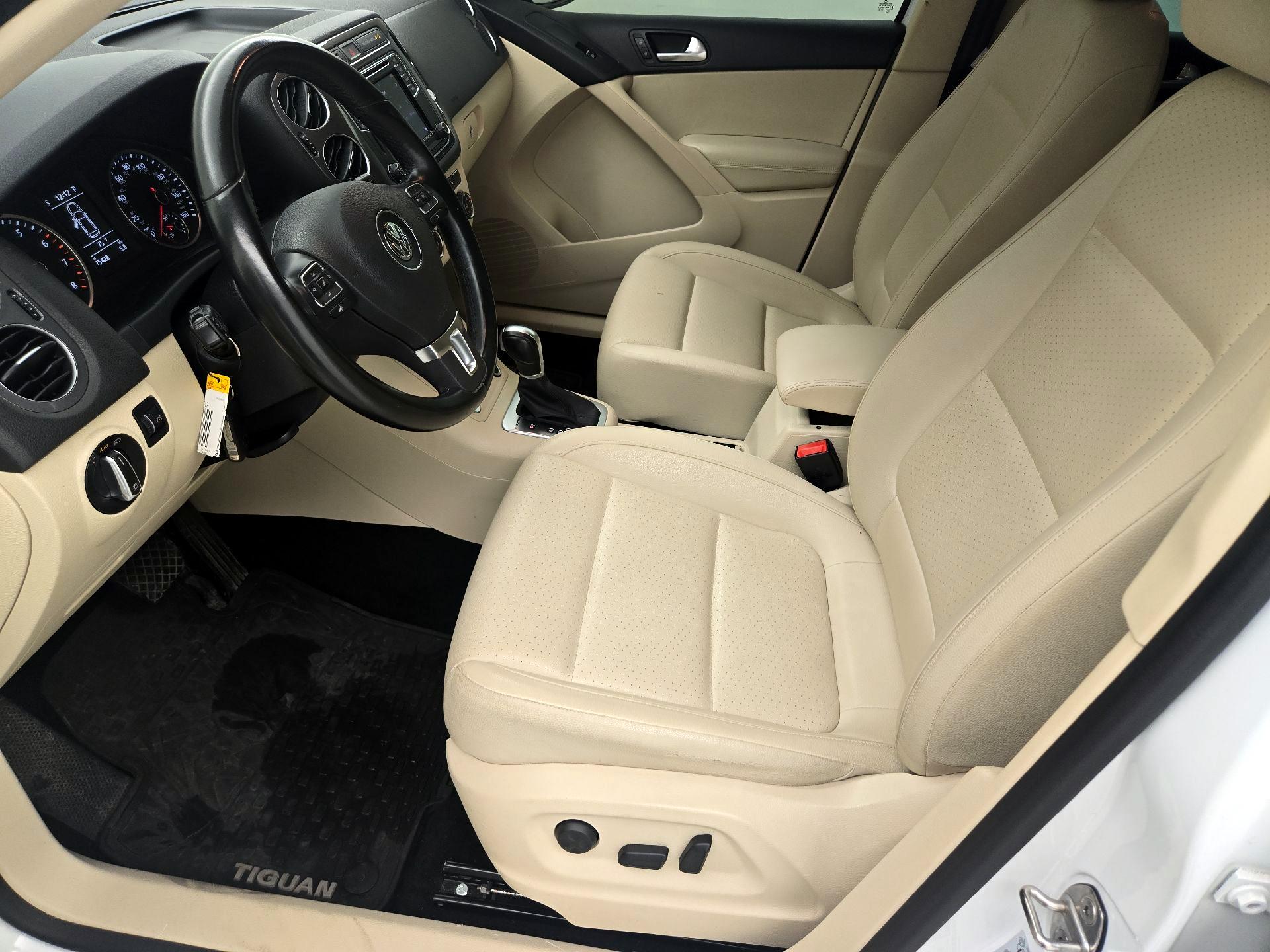 Thumbnail: 2017 Volkswagen Tiguan - 11