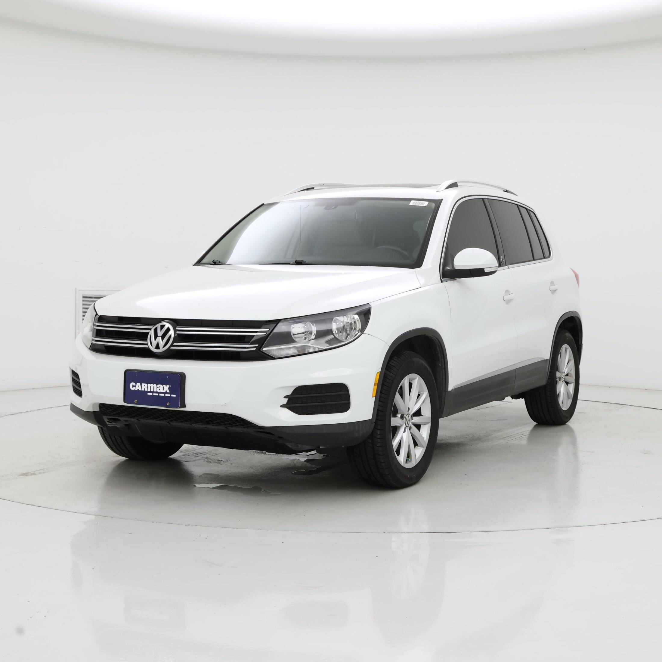 Thumbnail: 2017 Volkswagen Tiguan - 4