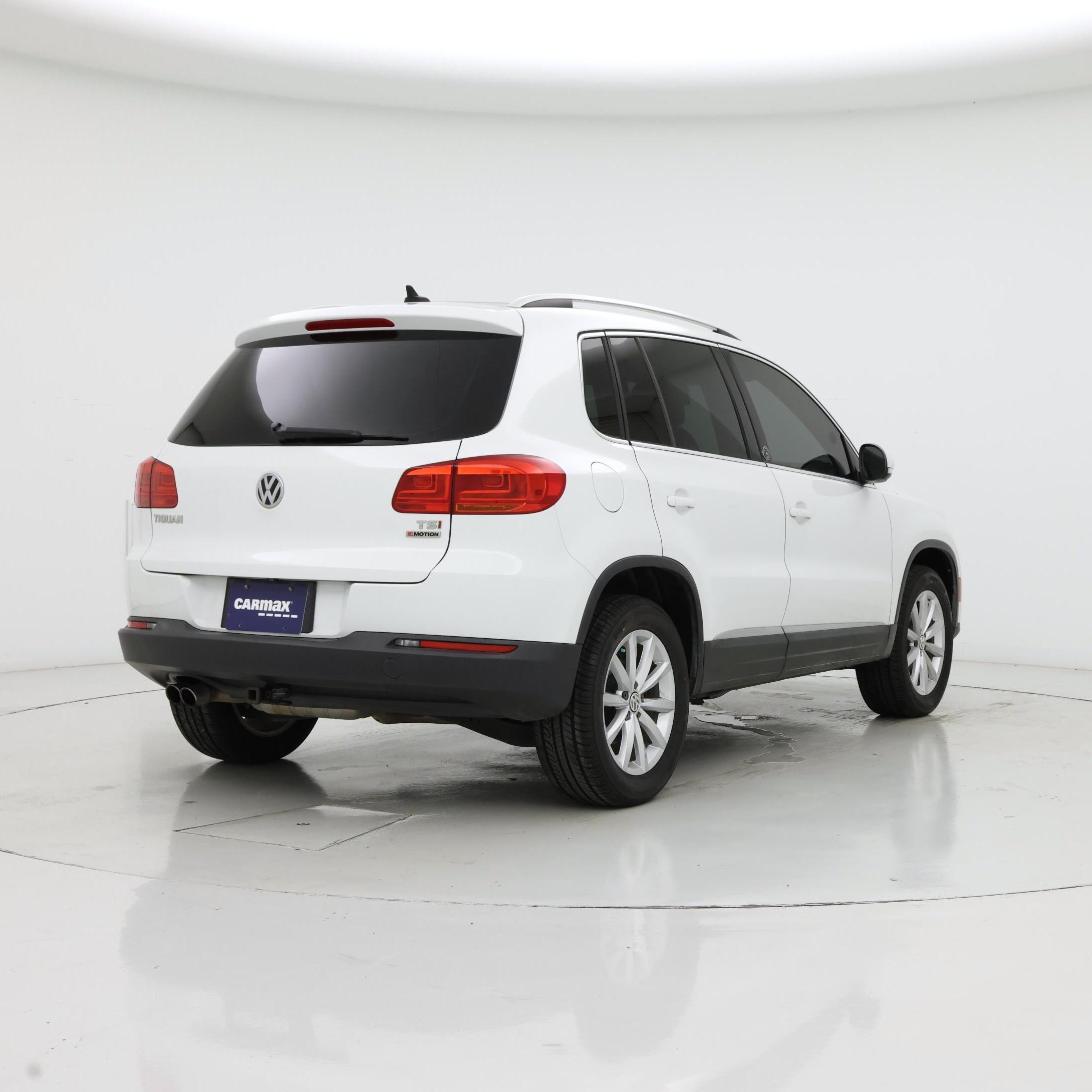 Thumbnail: 2017 Volkswagen Tiguan - 8