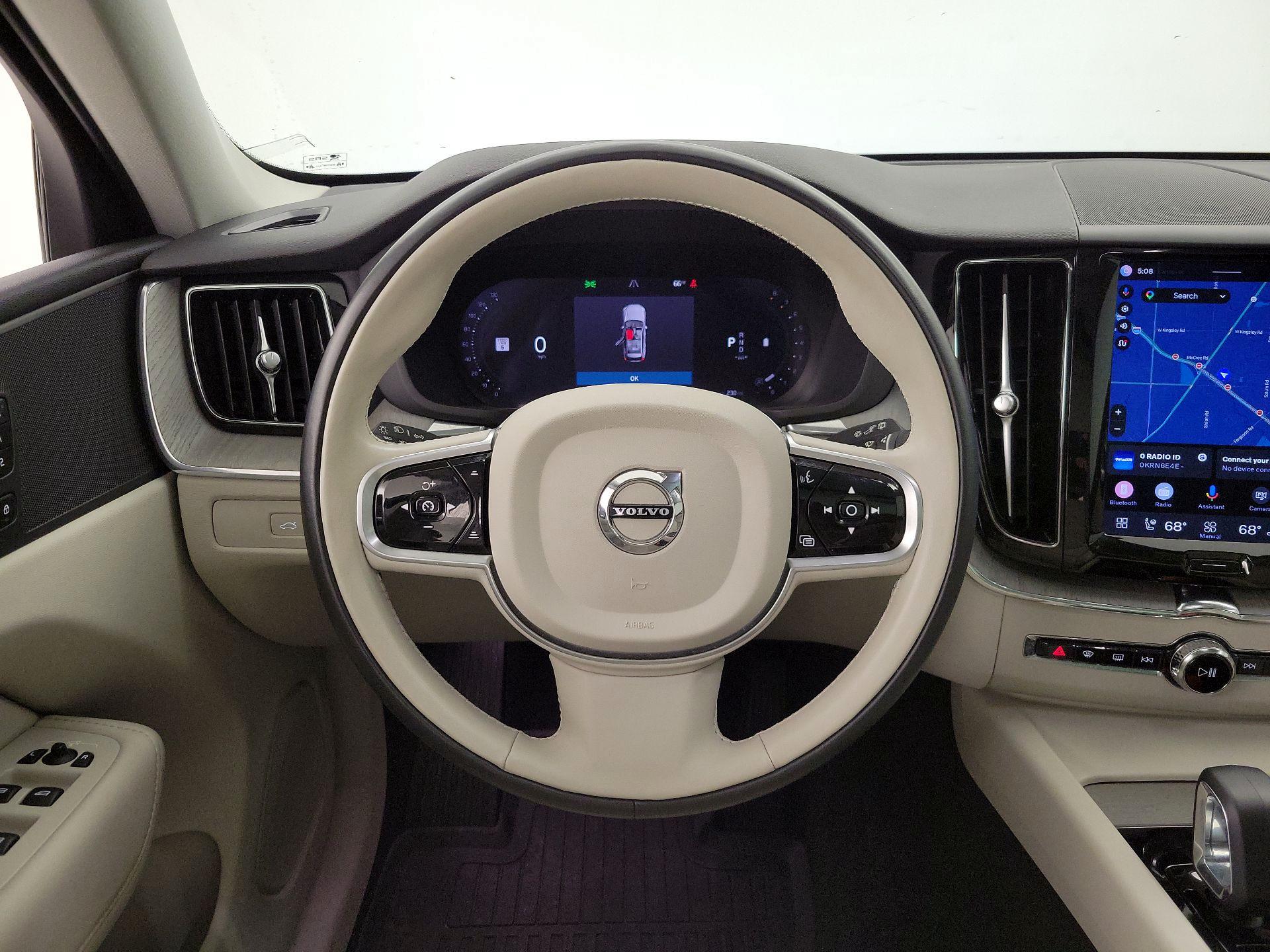 Thumbnail: 2023 Volvo XC60 - 10