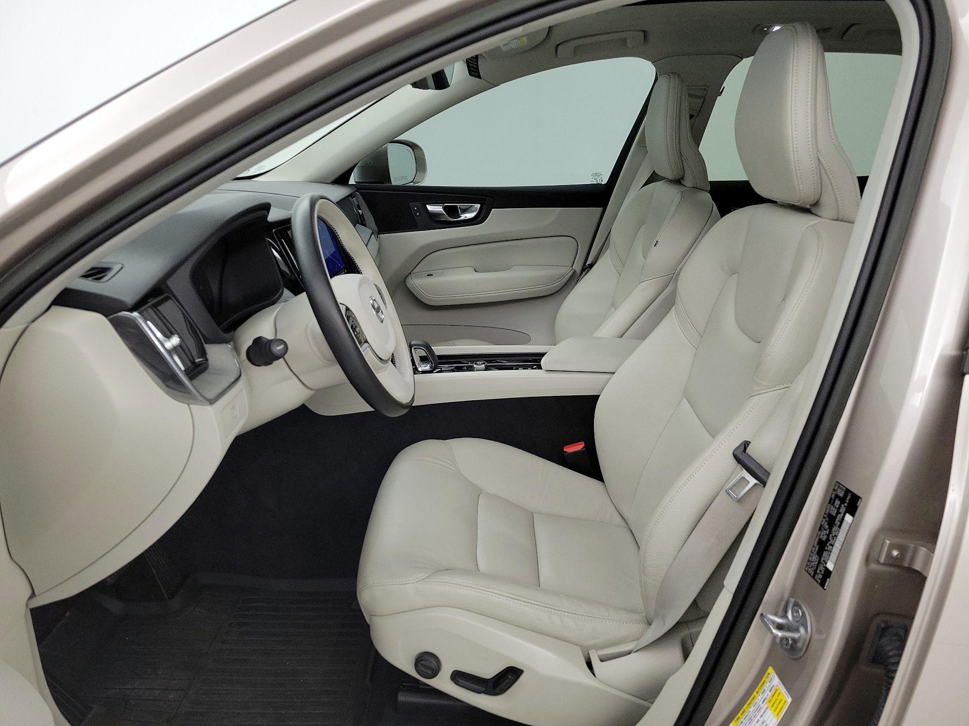 Thumbnail: 2023 Volvo XC60 - 11
