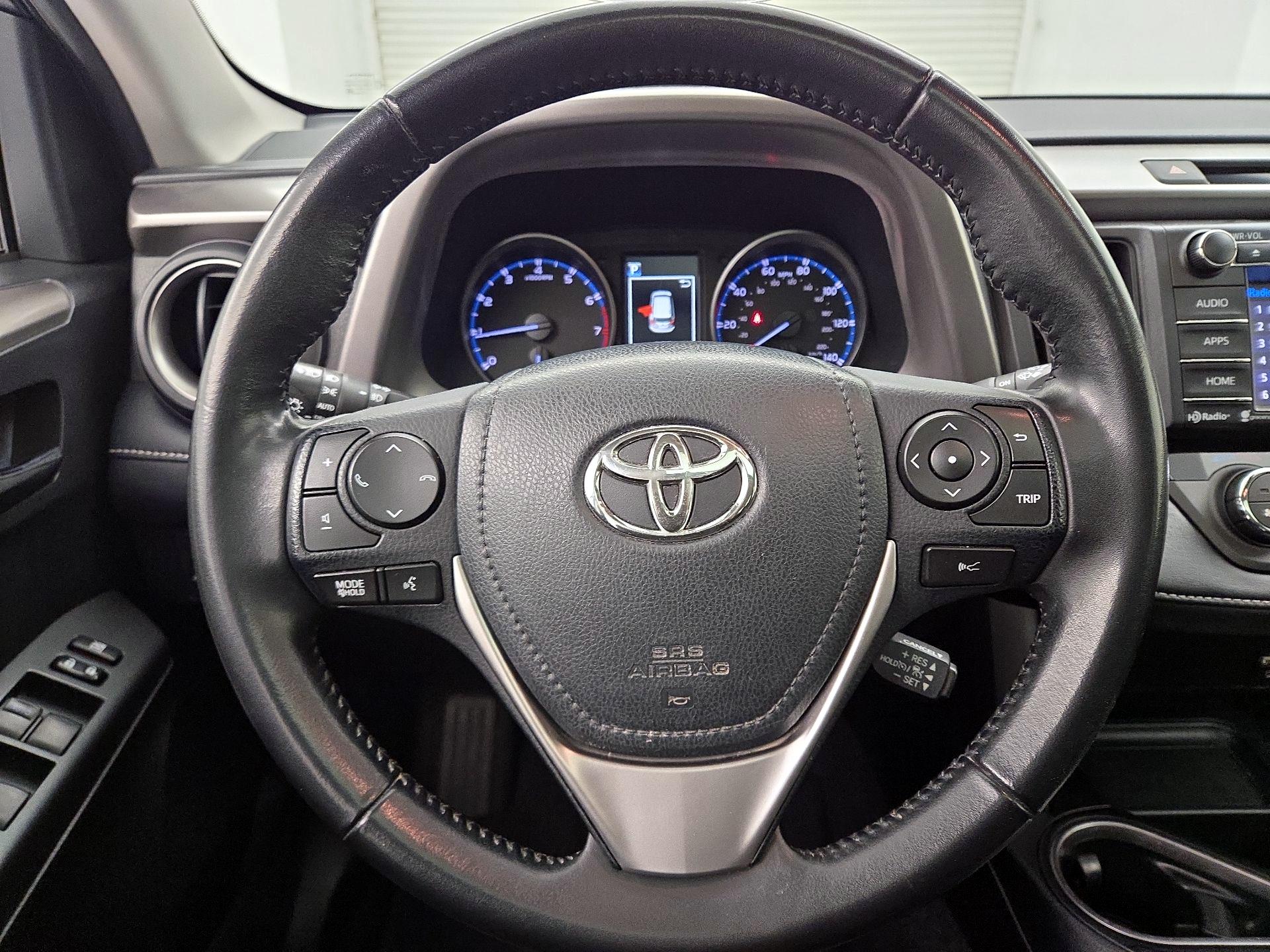 Thumbnail: 2018 Toyota RAV4 - 10