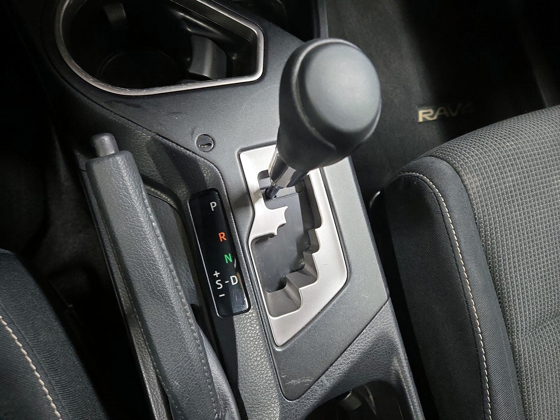 Thumbnail: 2018 Toyota RAV4 - 16