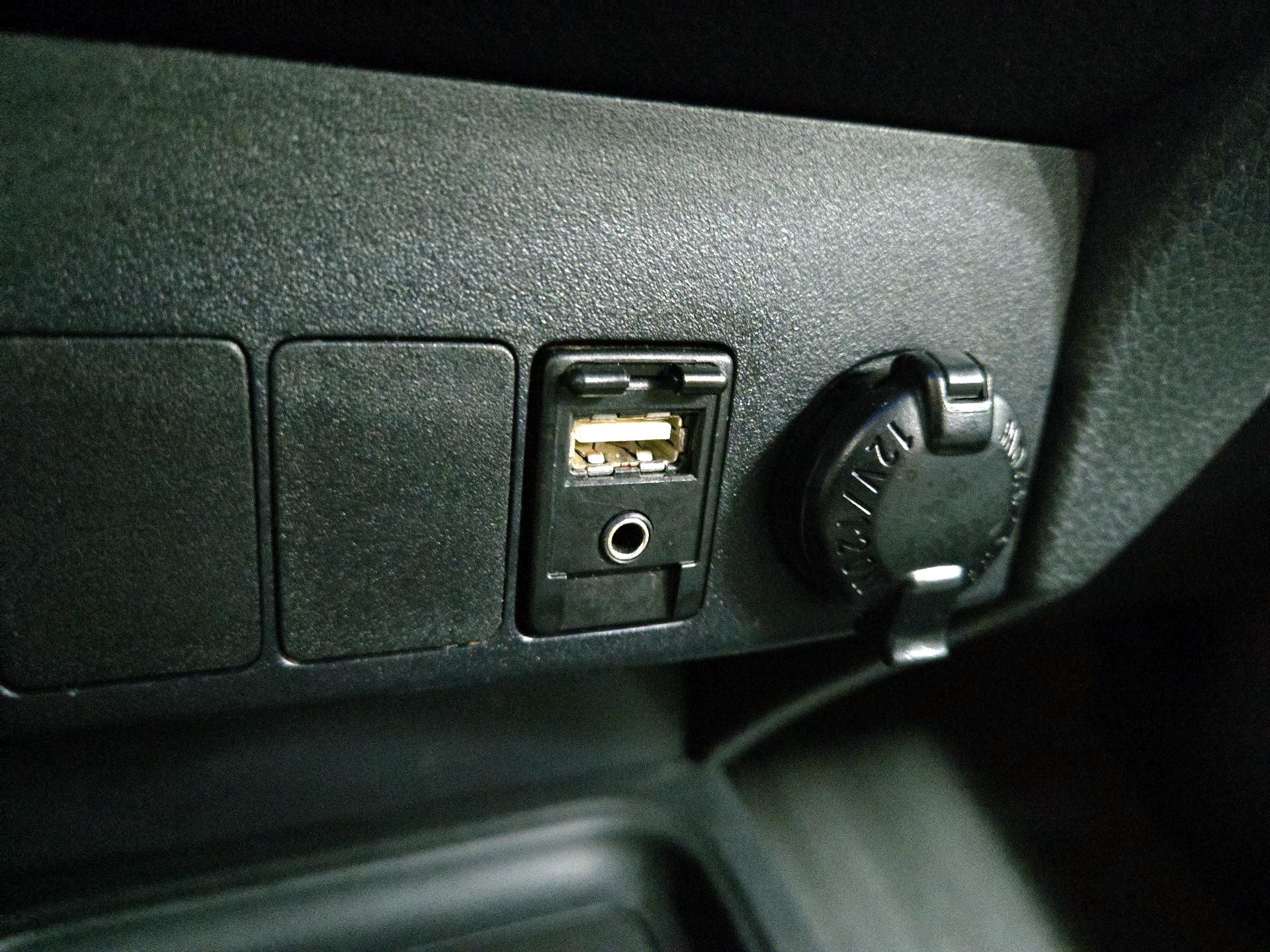 Thumbnail: 2018 Toyota RAV4 - 17