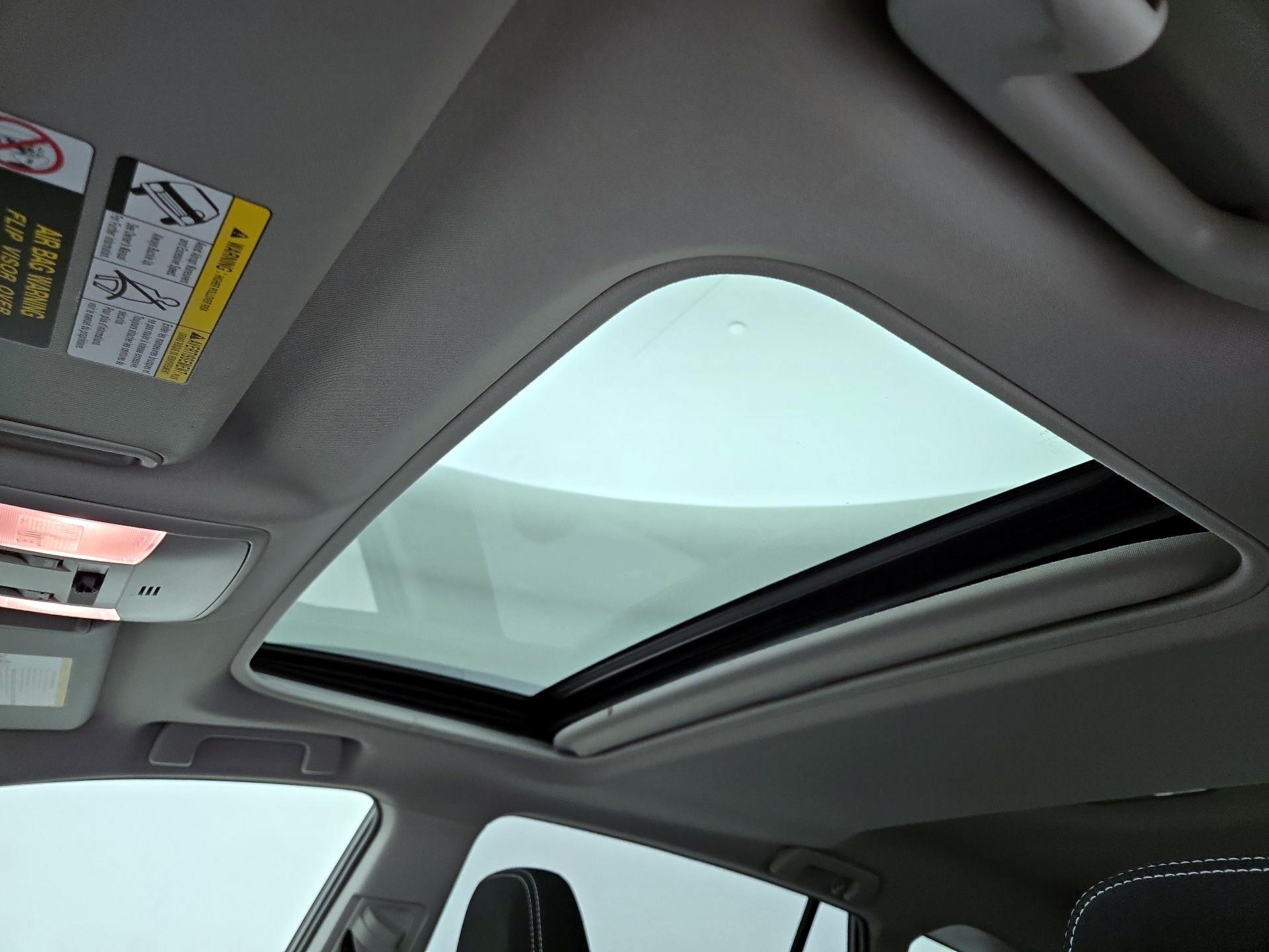 Thumbnail: 2018 Toyota RAV4 - 18