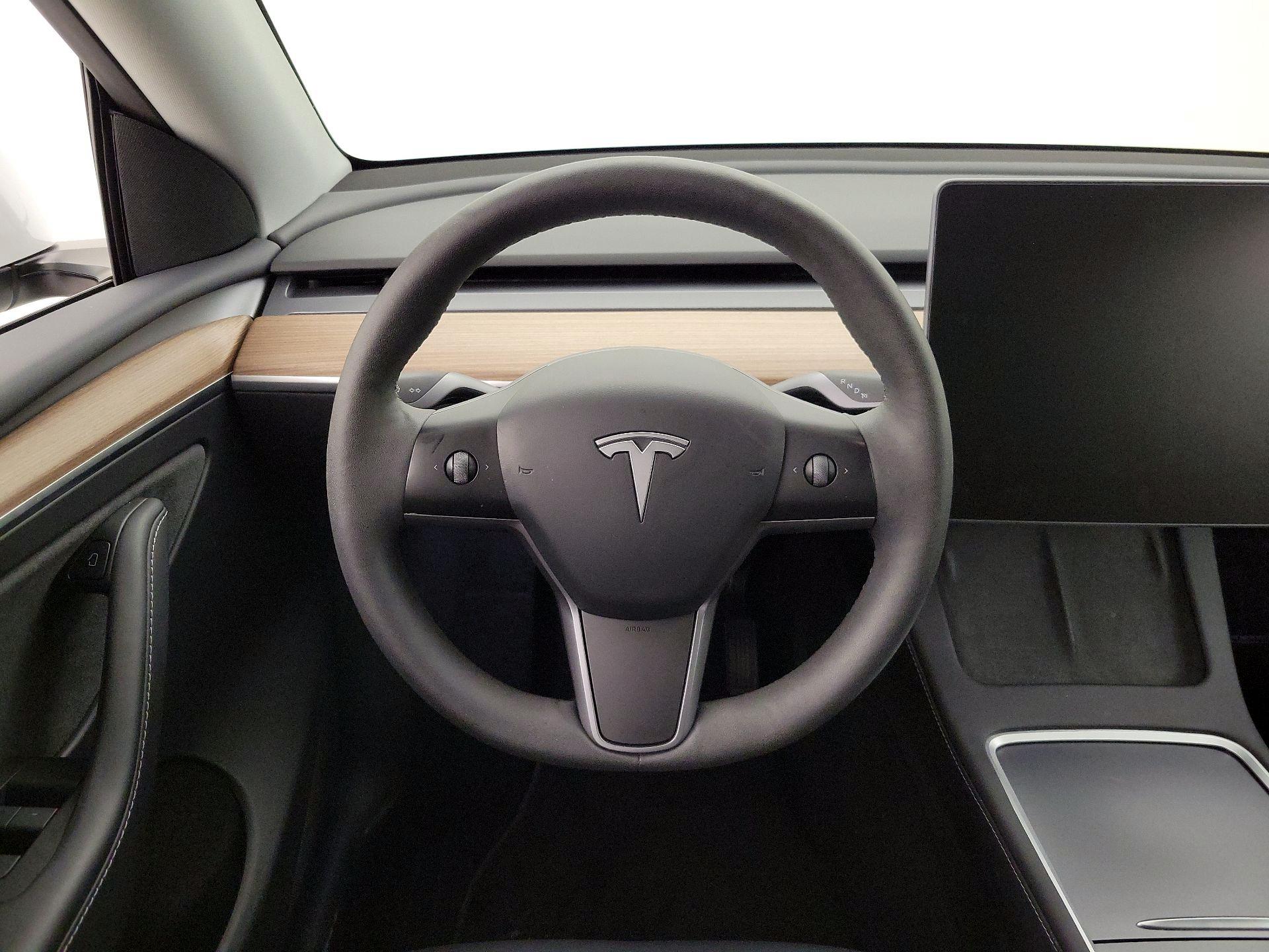 Thumbnail: 2023 Tesla Model Y - 10