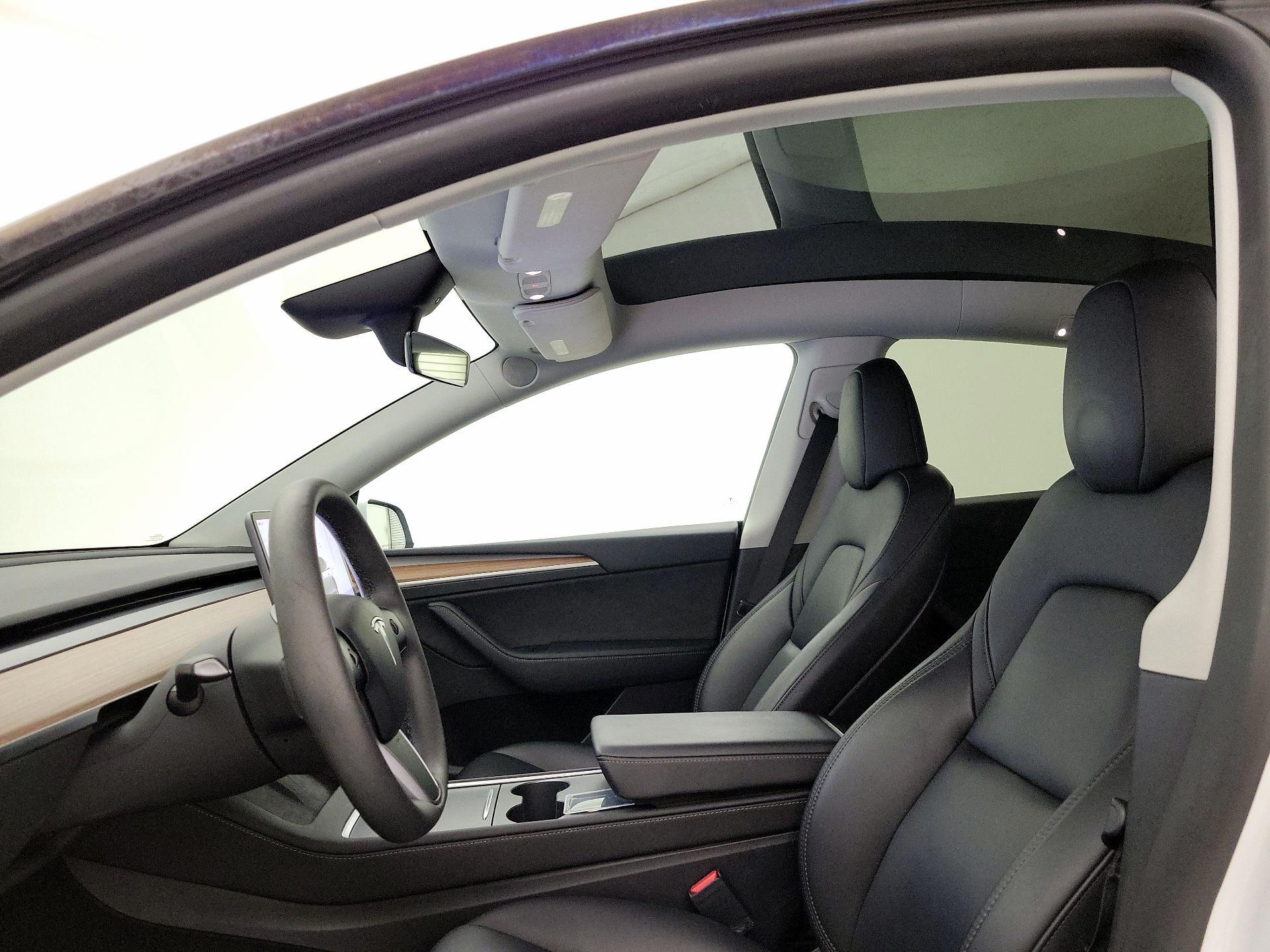 Thumbnail: 2023 Tesla Model Y - 17