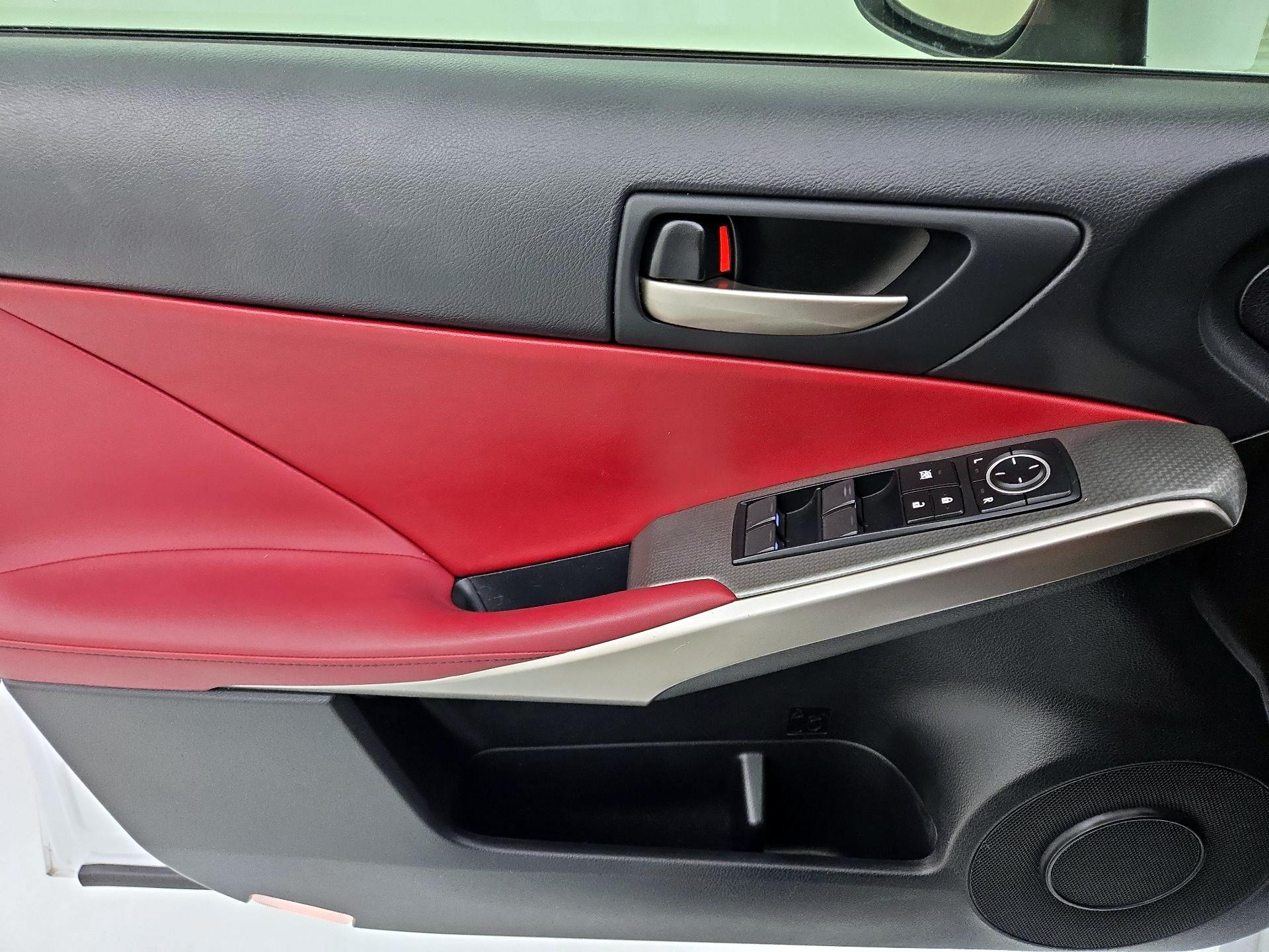 Thumbnail: 2017 Lexus IS - 10