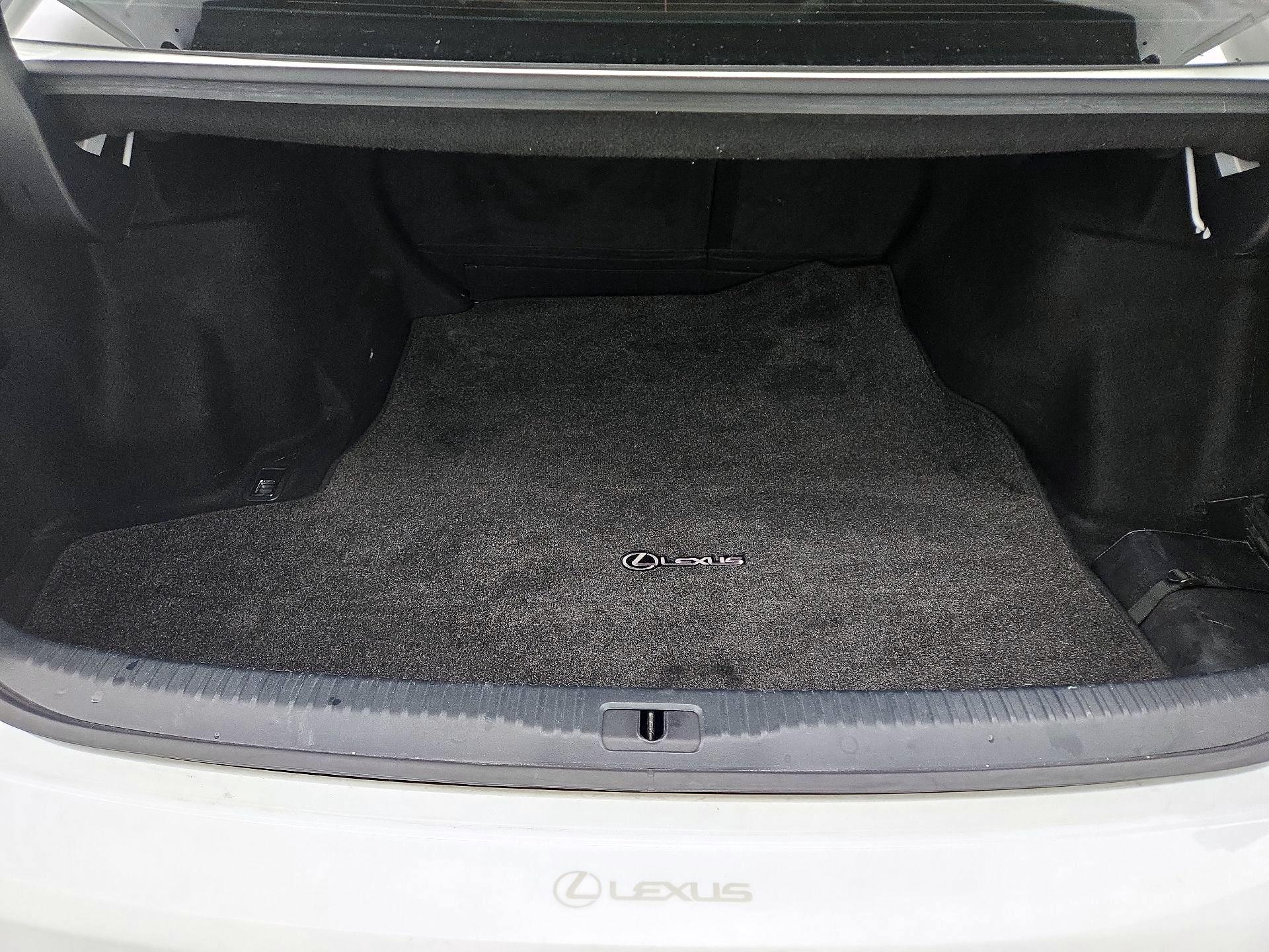 Thumbnail: 2017 Lexus IS - 20