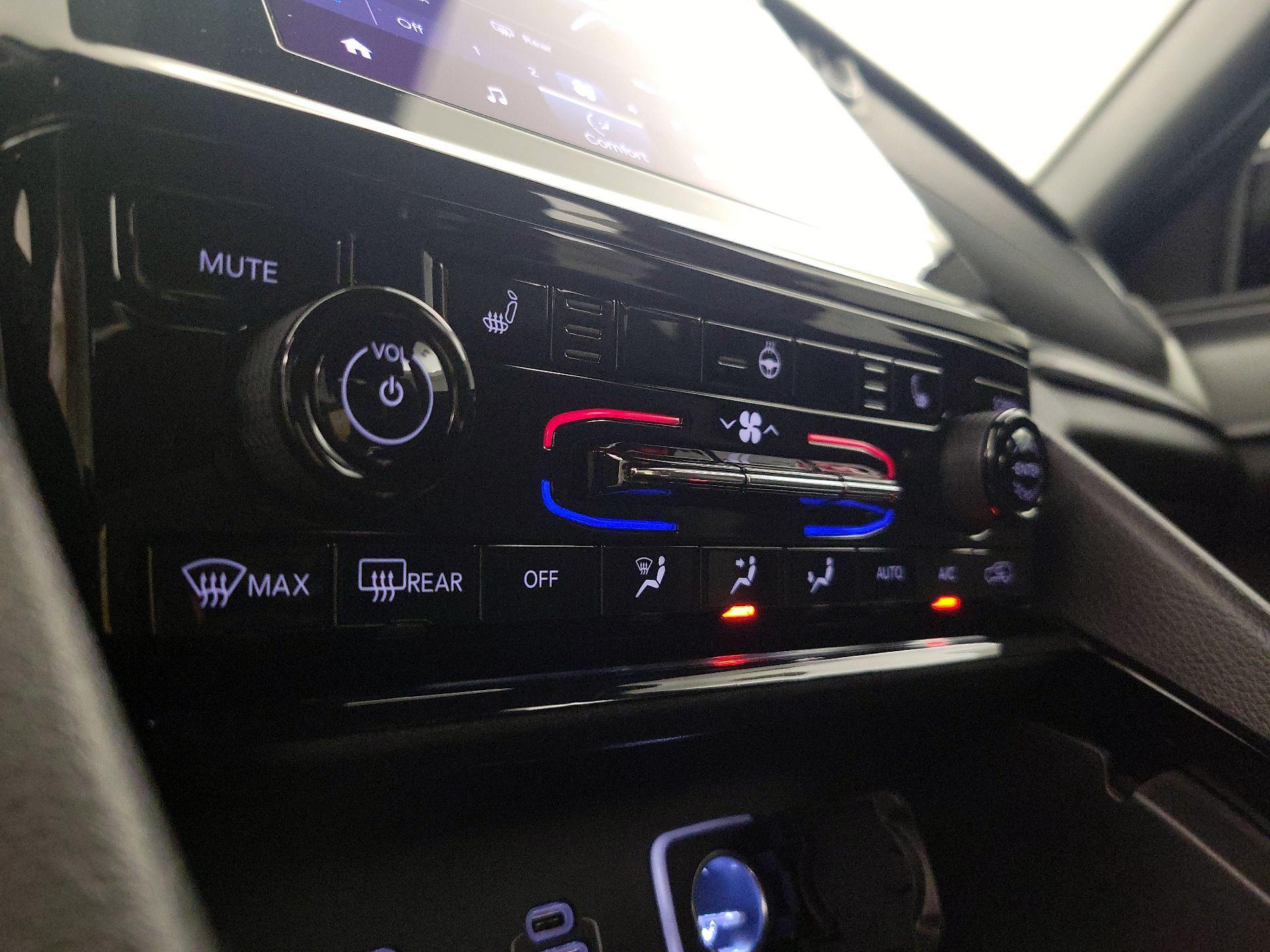 Thumbnail: 2023 Jeep Grand Cherokee - 16