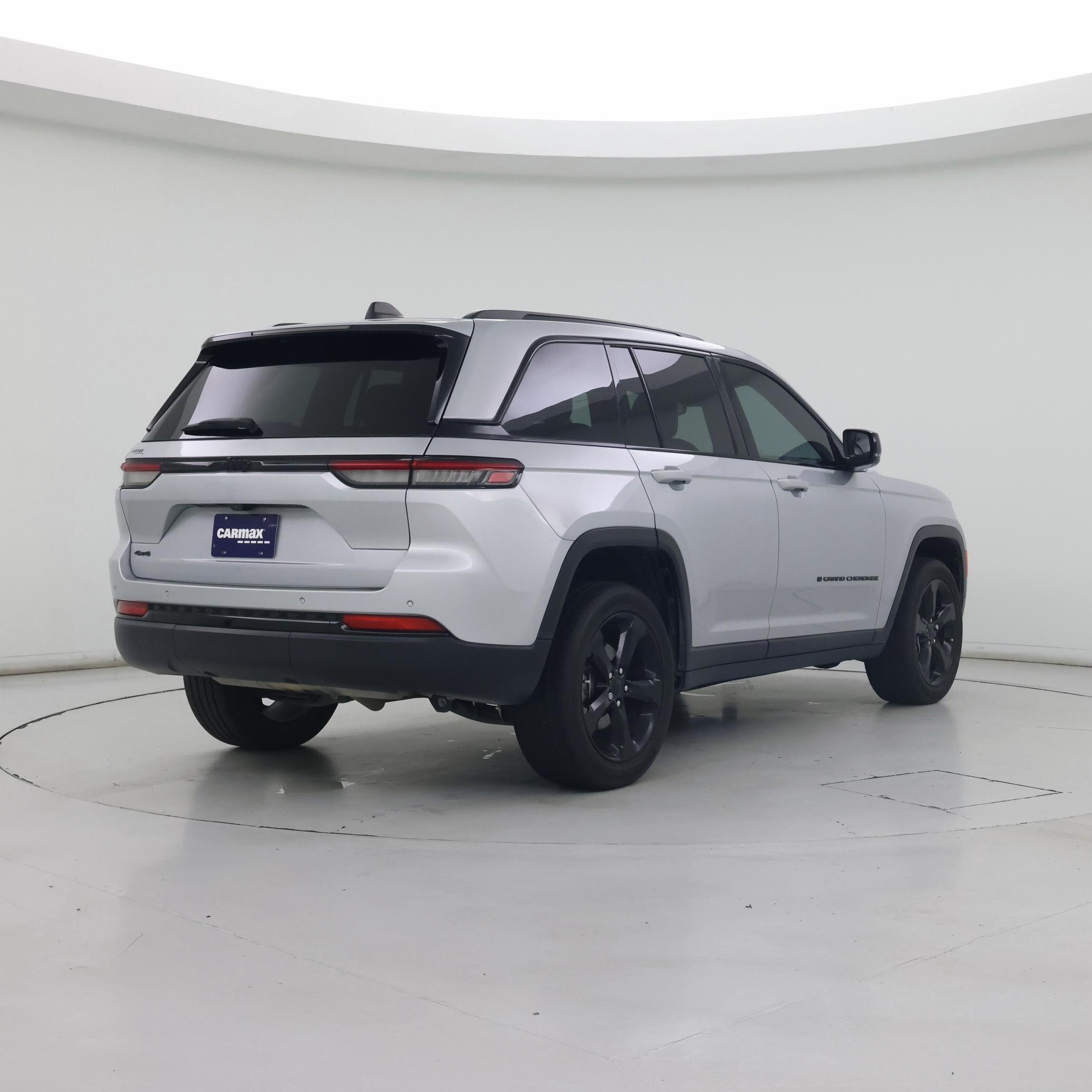 Thumbnail: 2023 Jeep Grand Cherokee - 8