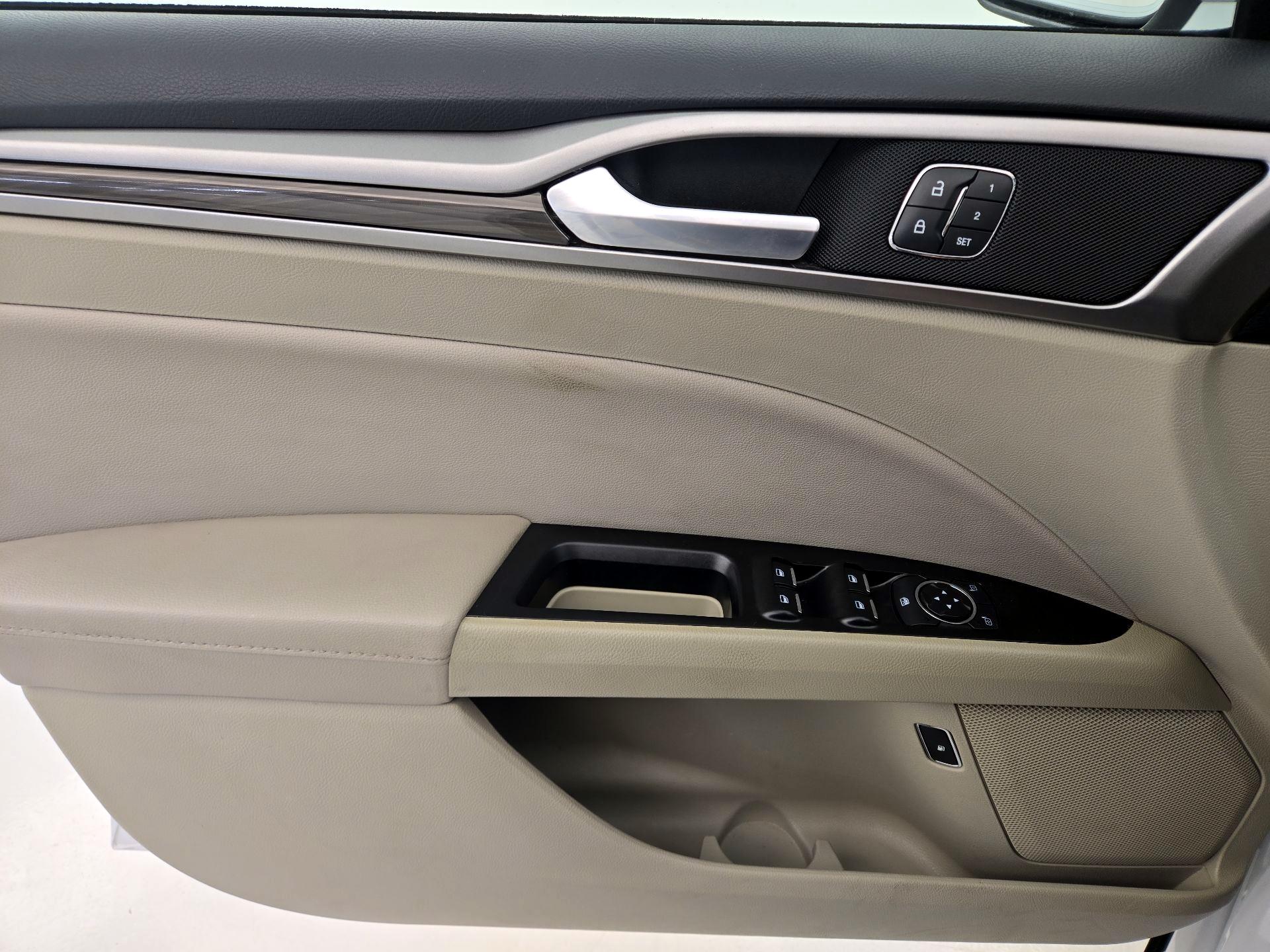 Thumbnail: 2019 Ford Fusion - 12