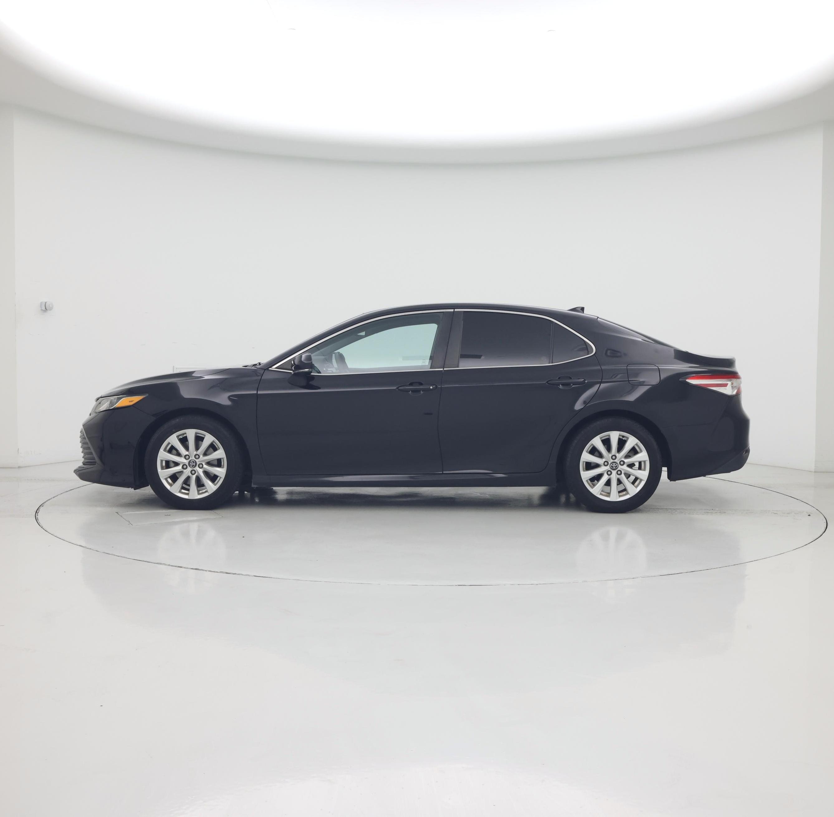 Thumbnail: 2019 Toyota Camry - 3