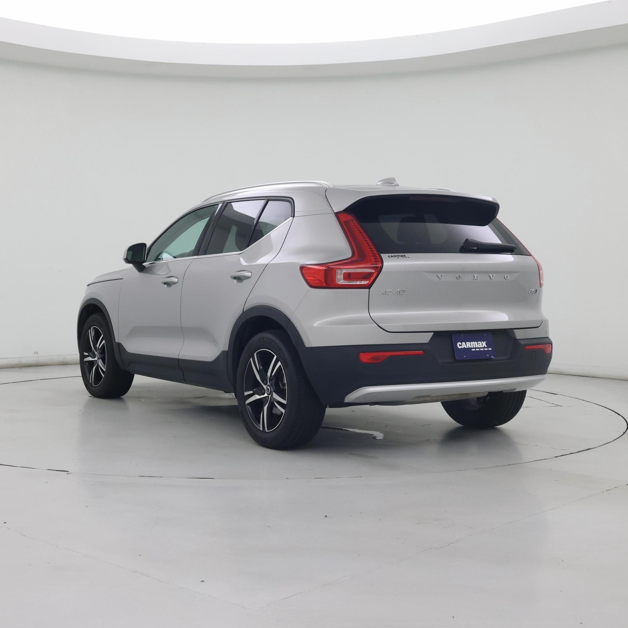 Thumbnail: 2025 Volvo XC40 - 2