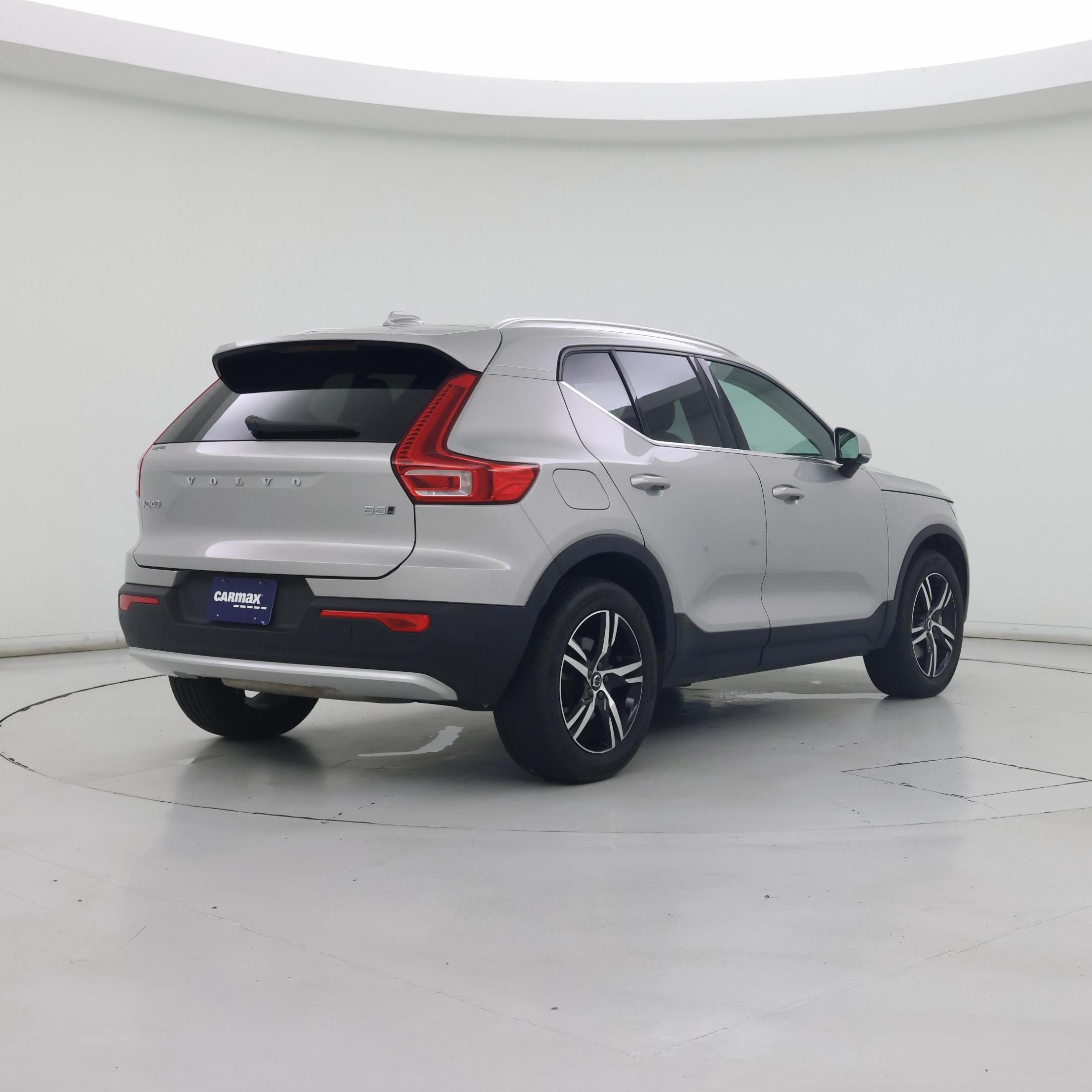 Thumbnail: 2025 Volvo XC40 - 8
