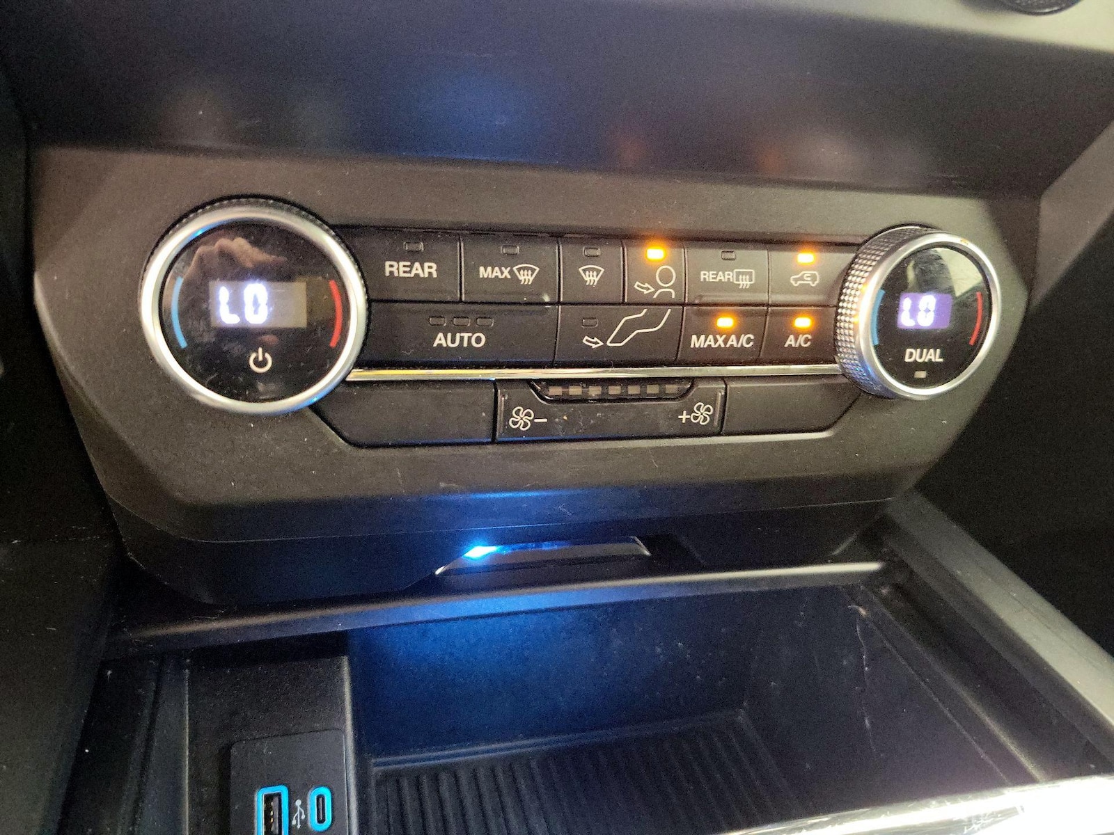 2021 Ford Expedition STX - Photo 17