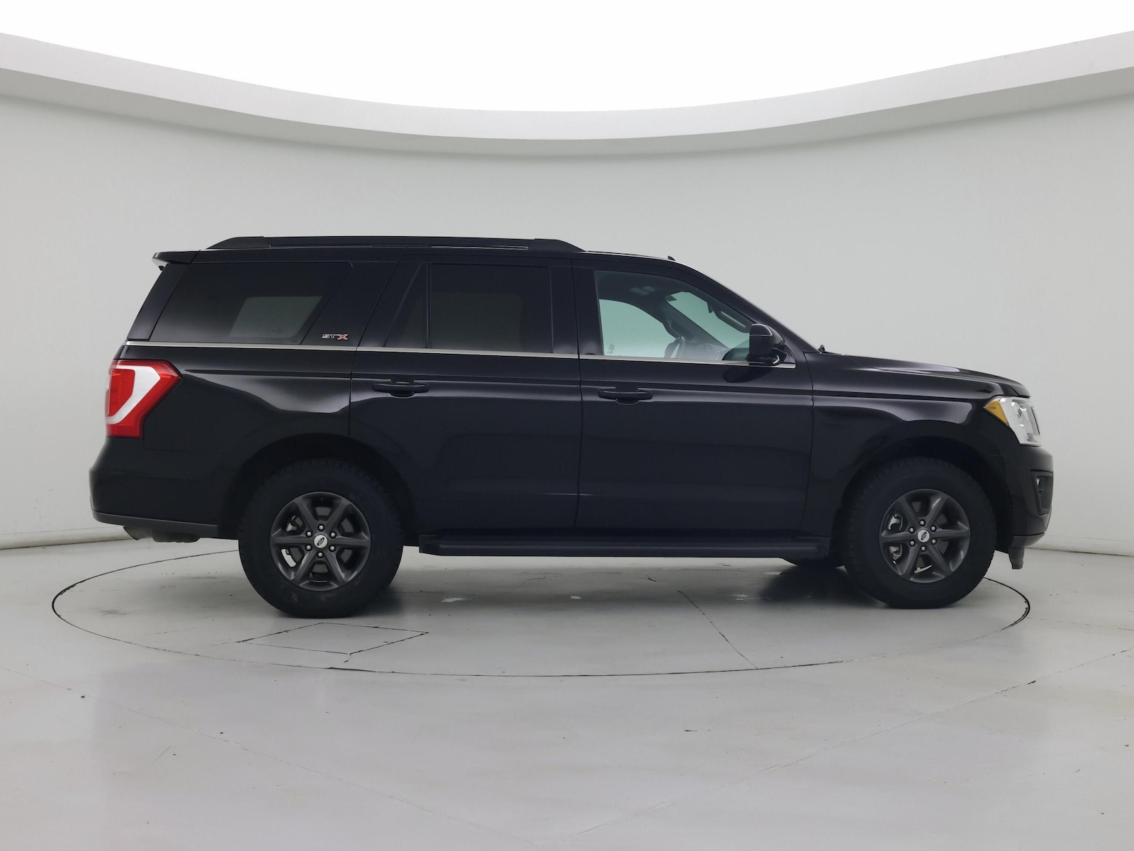 2021 Ford Expedition STX - Photo 8