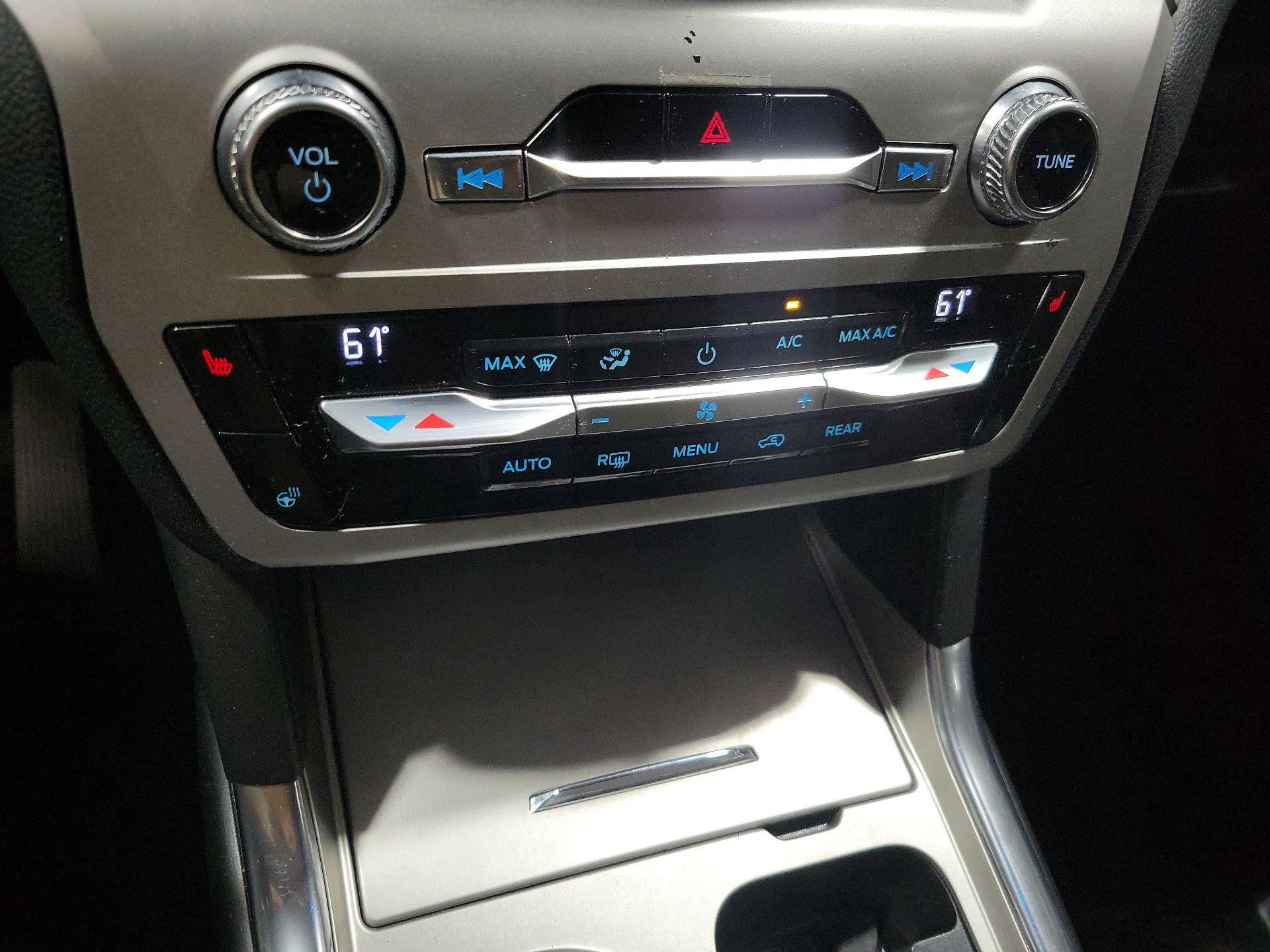 Thumbnail: 2021 Ford Explorer - 17