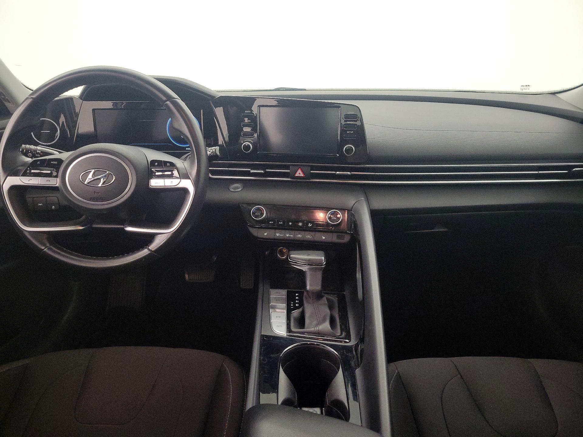 Thumbnail: 2022 Hyundai Elantra - 9