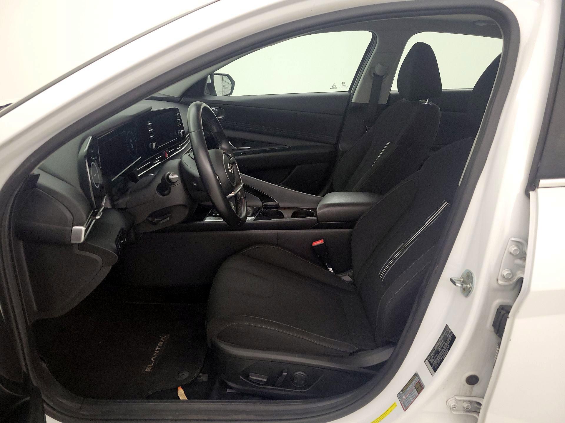 Thumbnail: 2022 Hyundai Elantra - 11