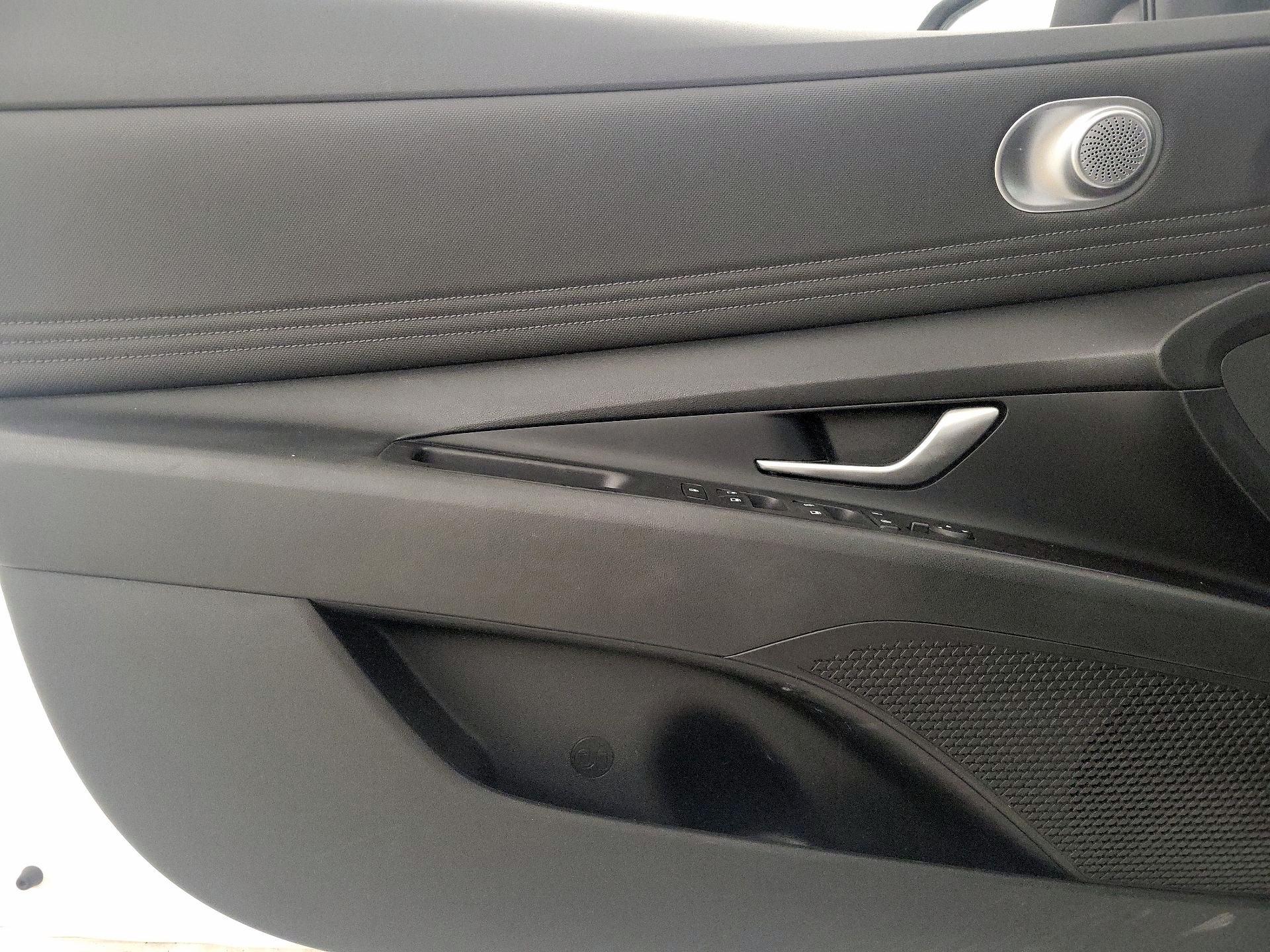 Thumbnail: 2022 Hyundai Elantra - 12