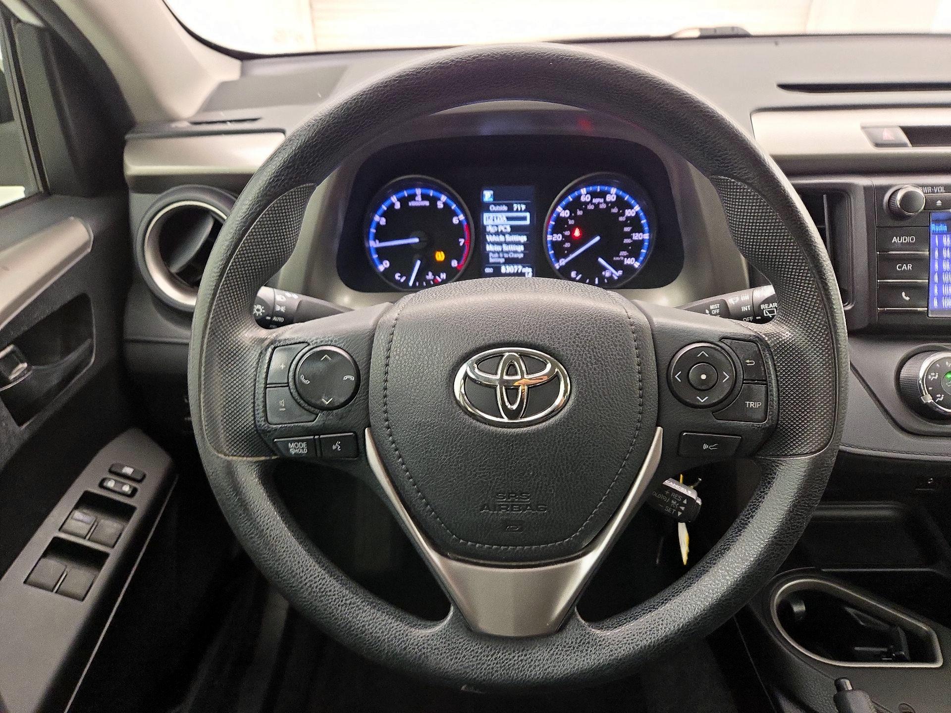 Thumbnail: 2017 Toyota RAV4 - 10