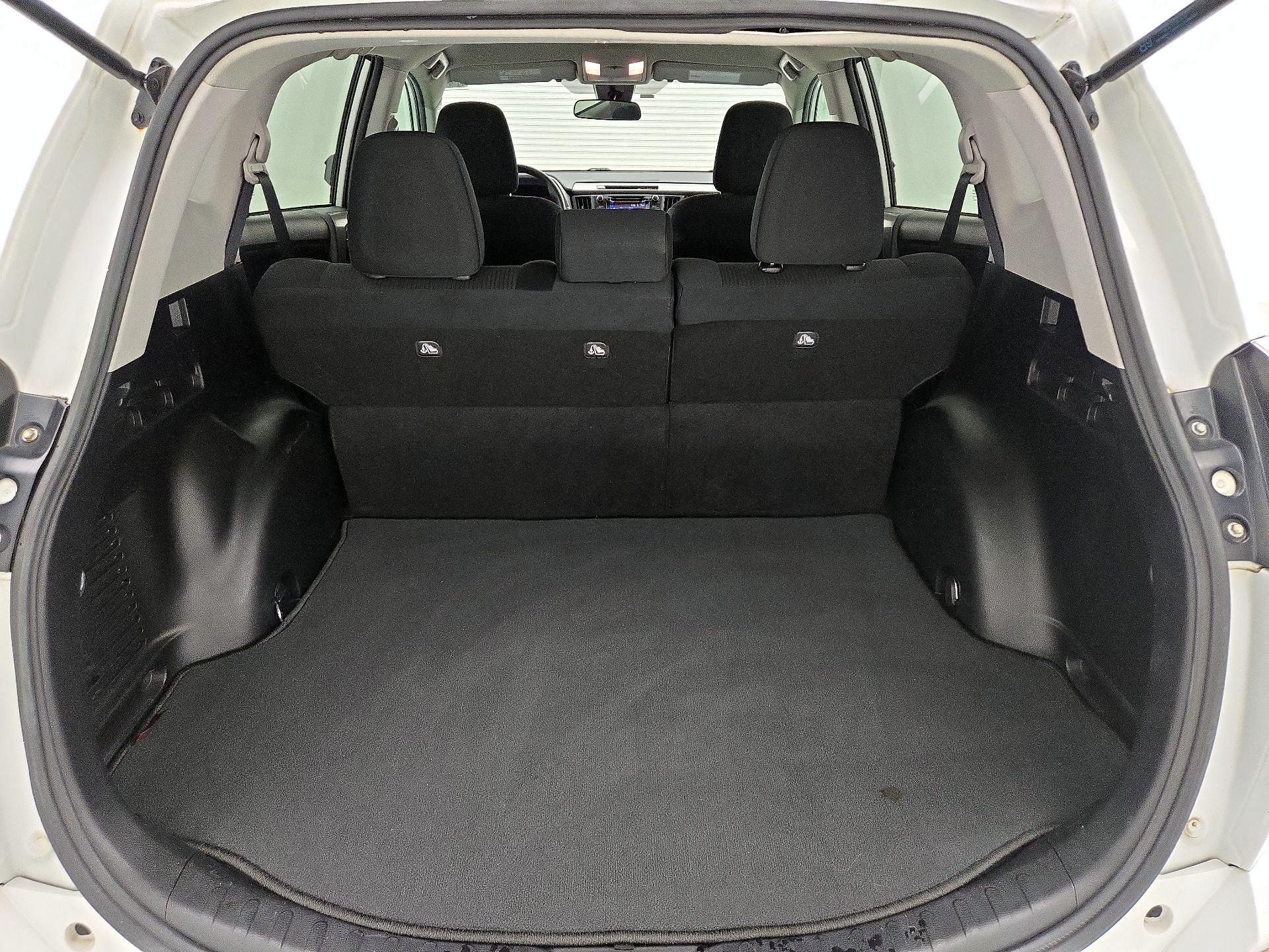 Thumbnail: 2017 Toyota RAV4 - 20