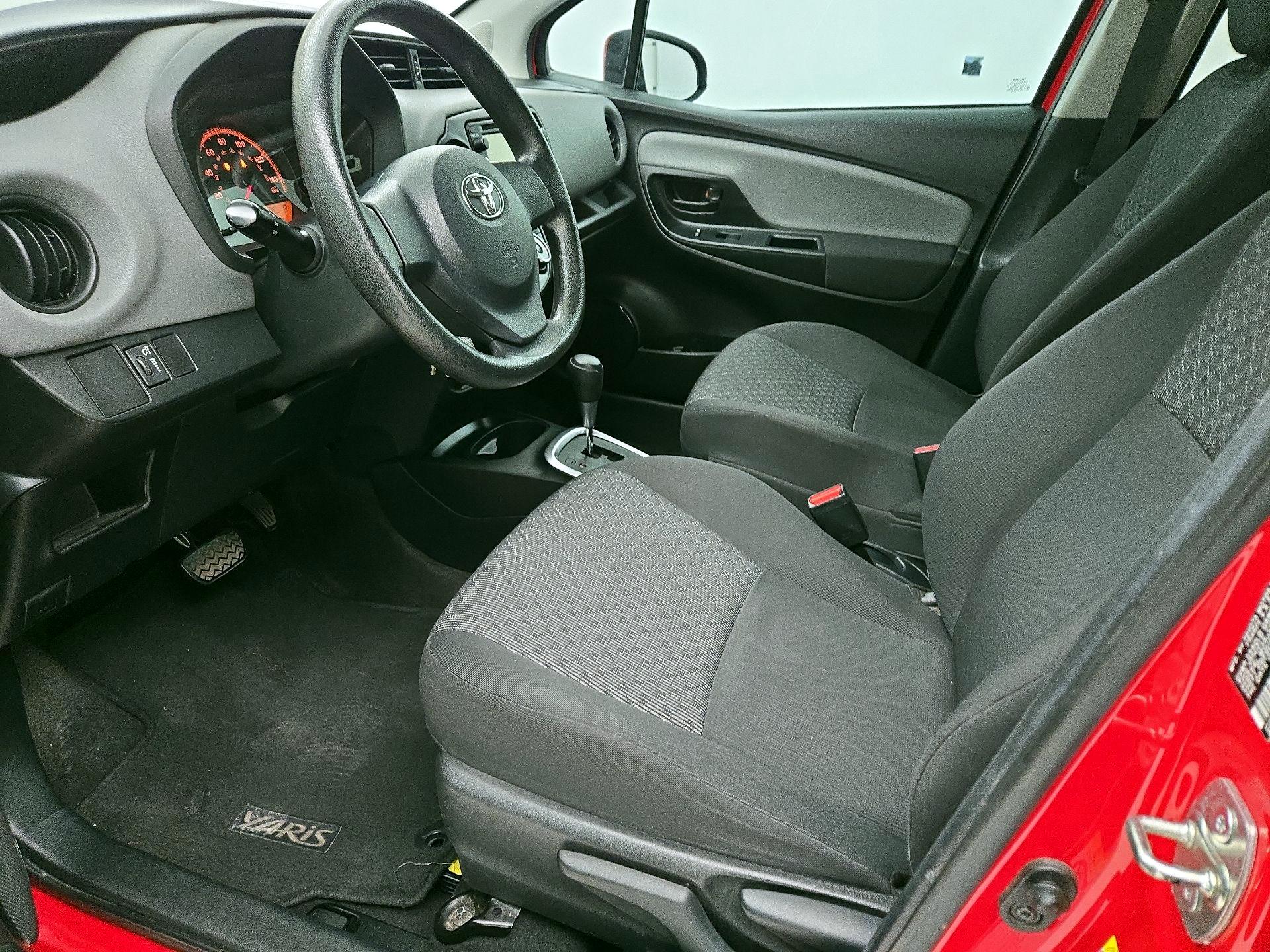 Thumbnail: 2015 Toyota Yaris - 11