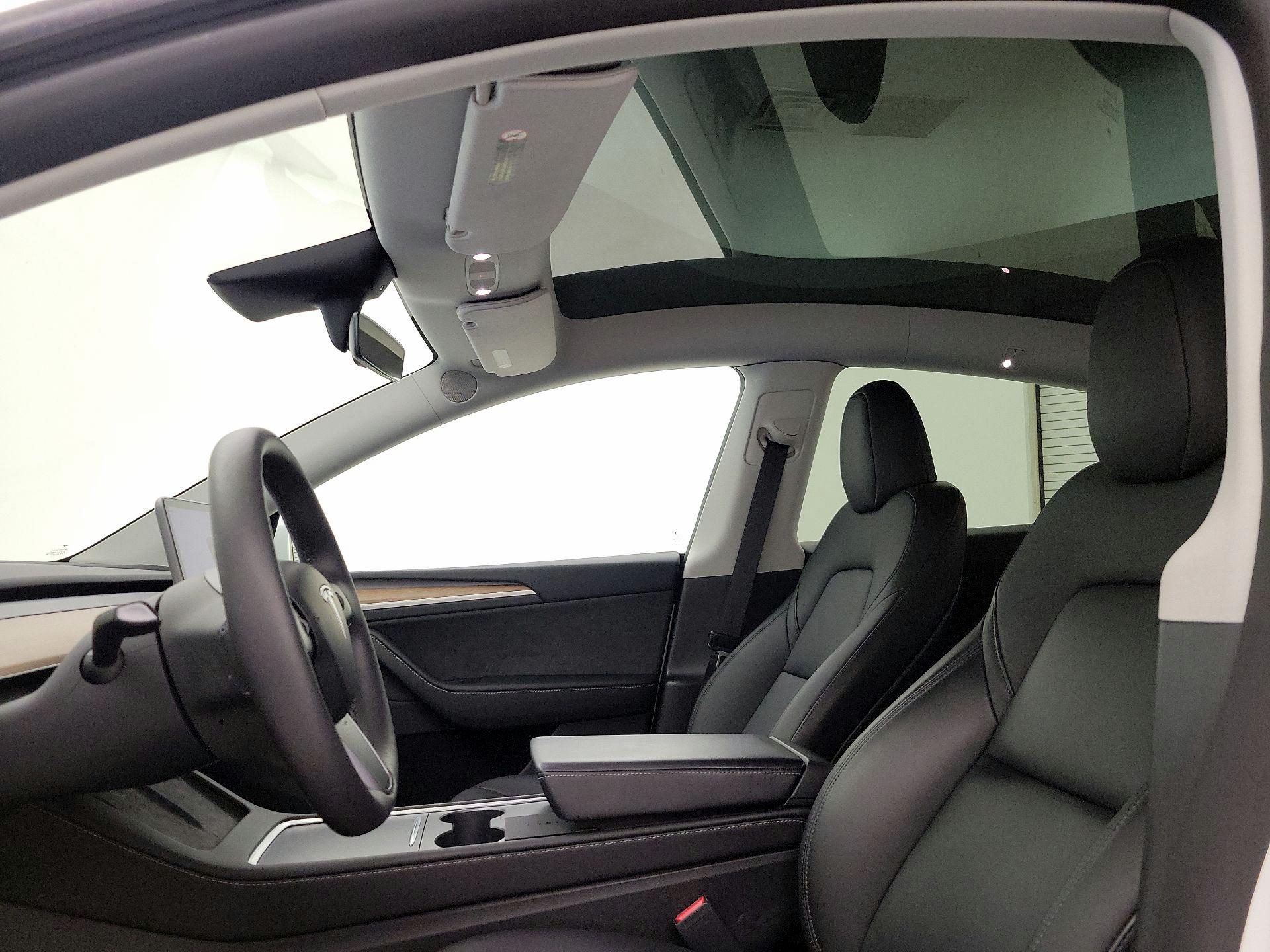 Thumbnail: 2023 Tesla Model Y - 17