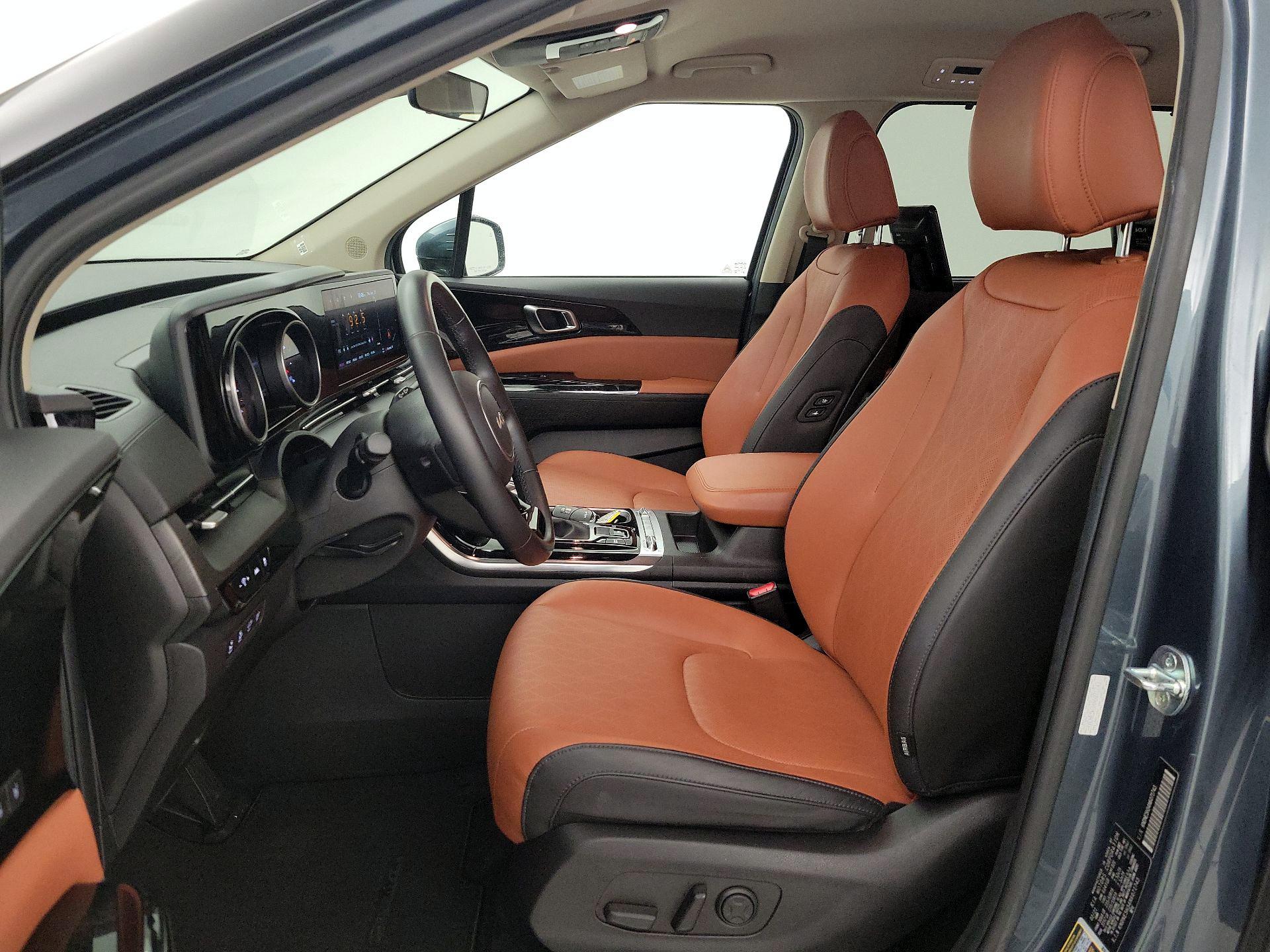 Thumbnail: 2022 Kia Carnival - 11