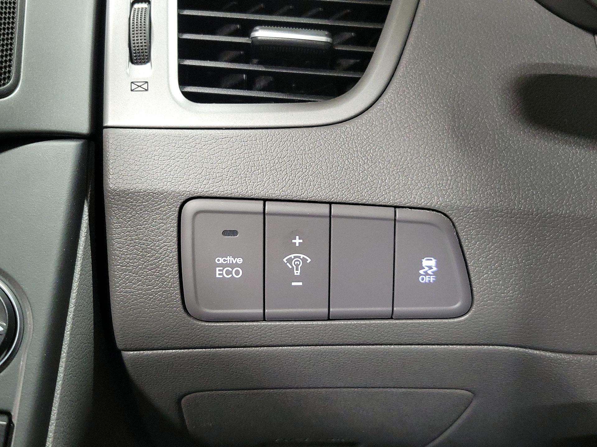 Thumbnail: 2014 Hyundai Elantra - 13