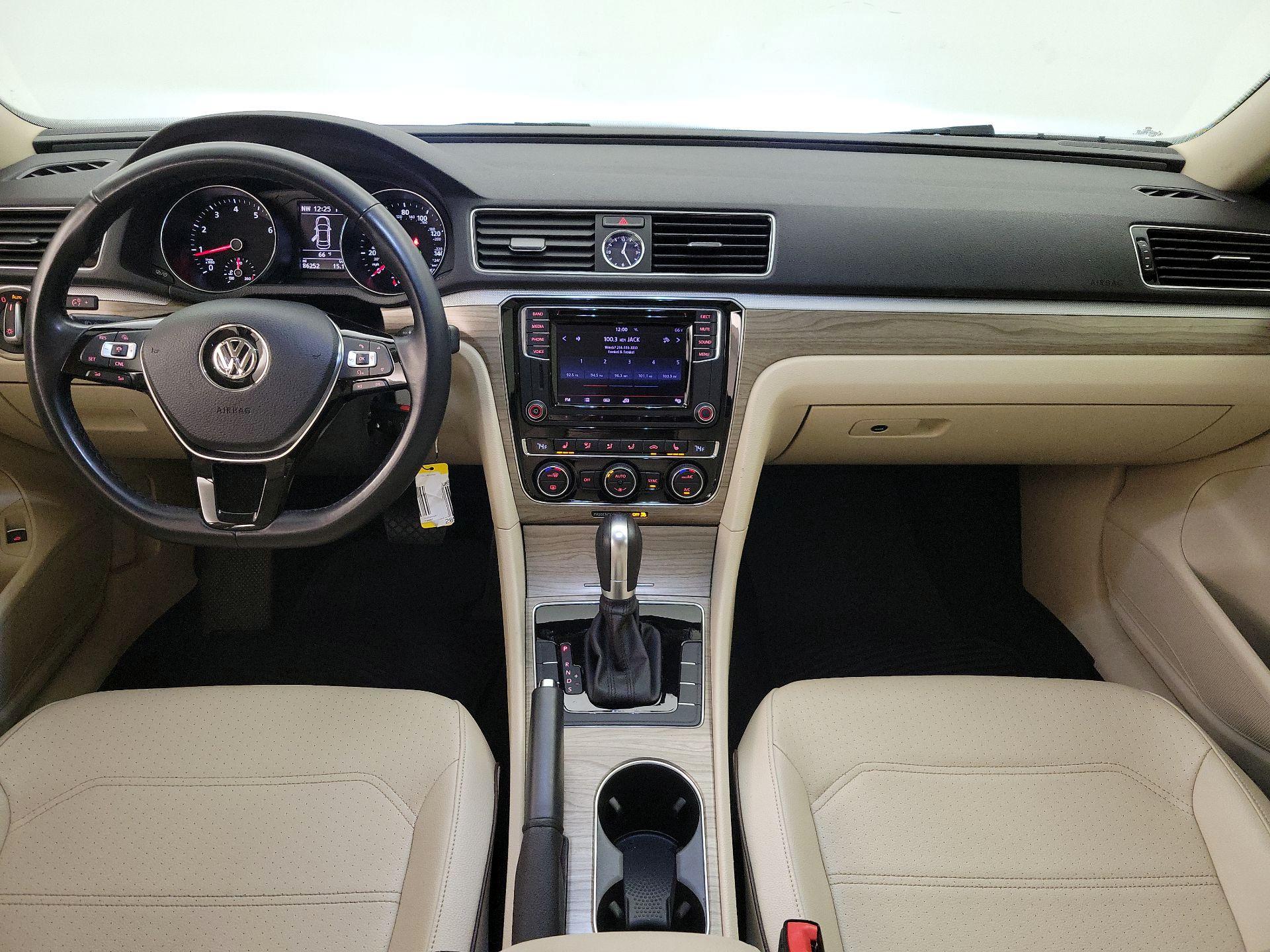 Thumbnail: 2016 Volkswagen Passat - 9