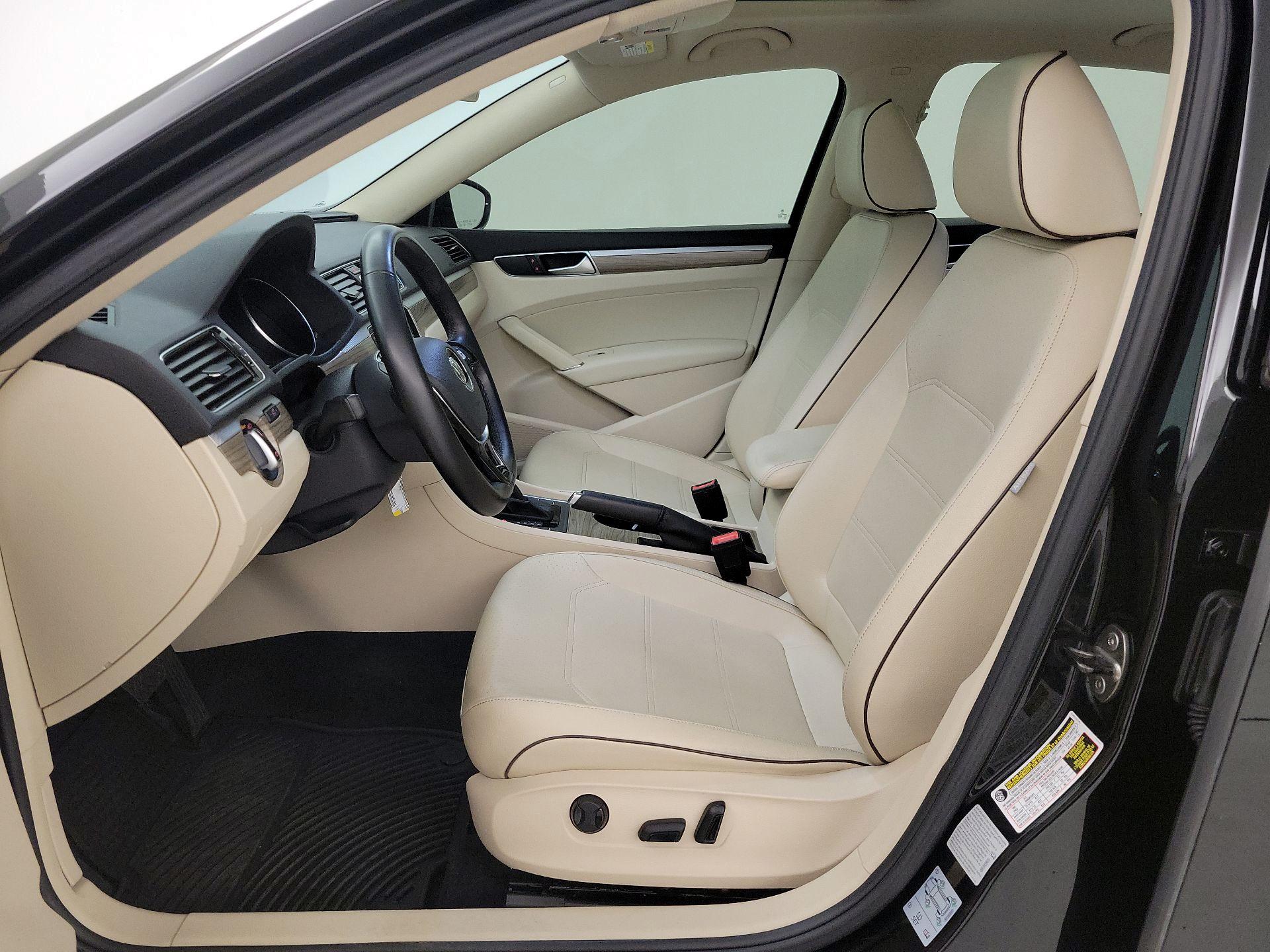 Thumbnail: 2016 Volkswagen Passat - 11