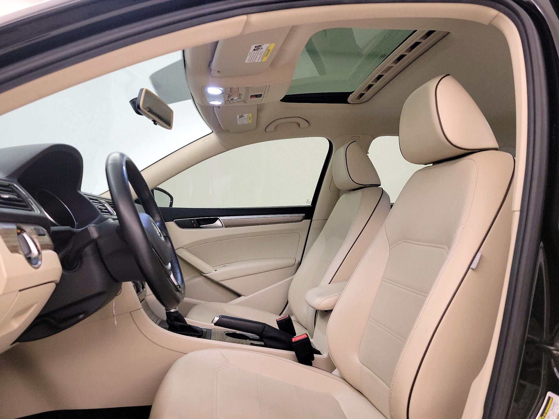 Thumbnail: 2016 Volkswagen Passat - 18