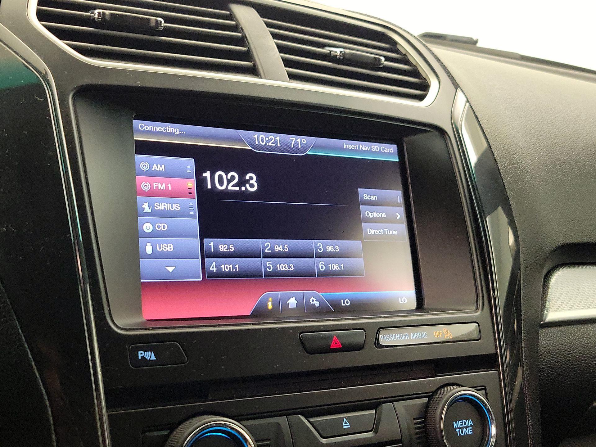 Thumbnail: 2016 Ford Explorer - 15