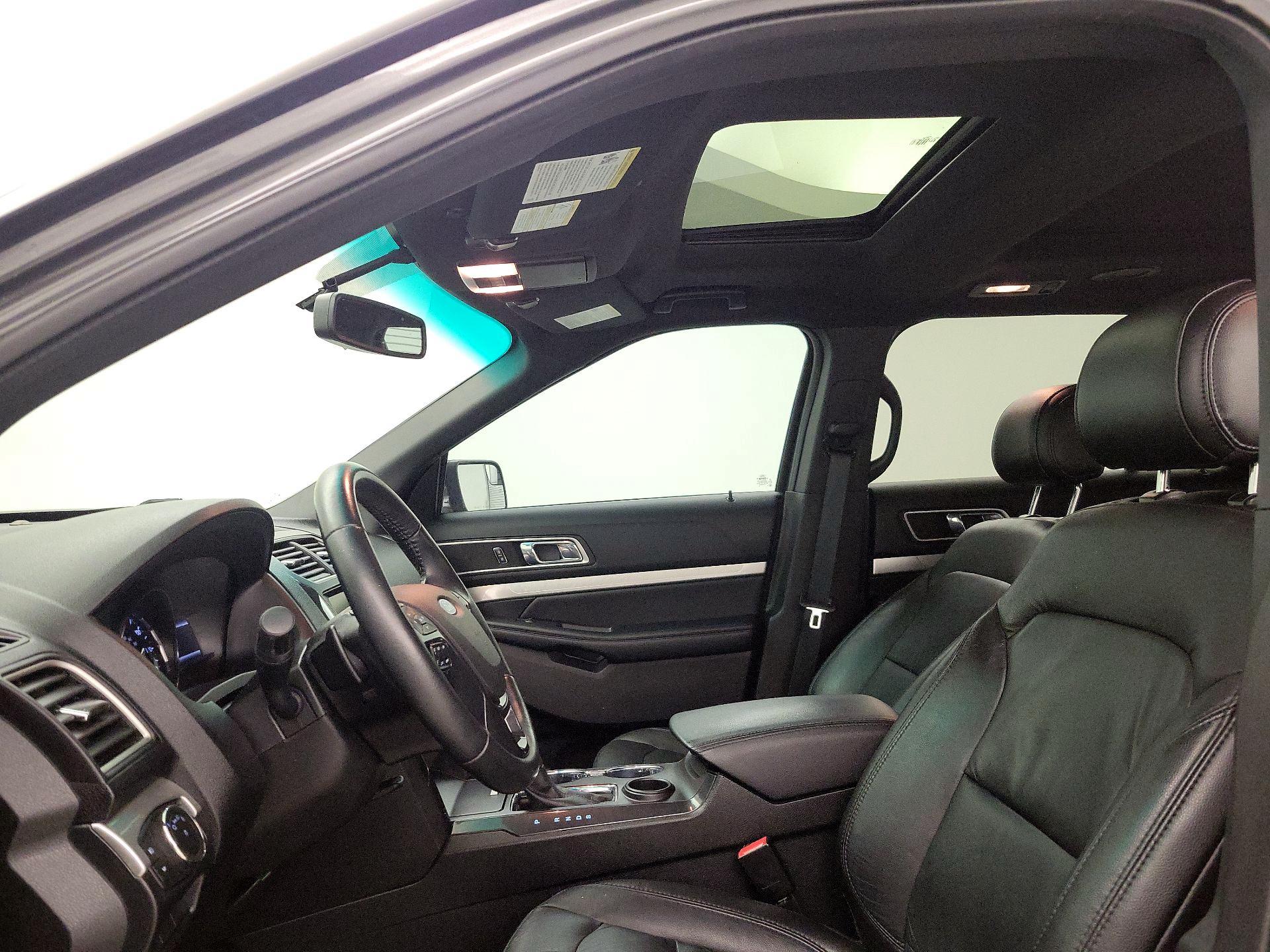 Thumbnail: 2016 Ford Explorer - 19