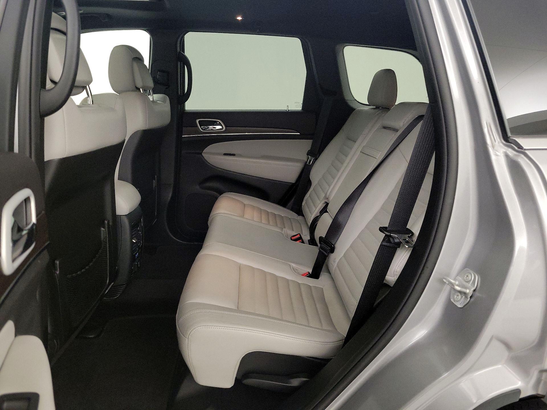 Thumbnail: 2018 Jeep Grand Cherokee - 20