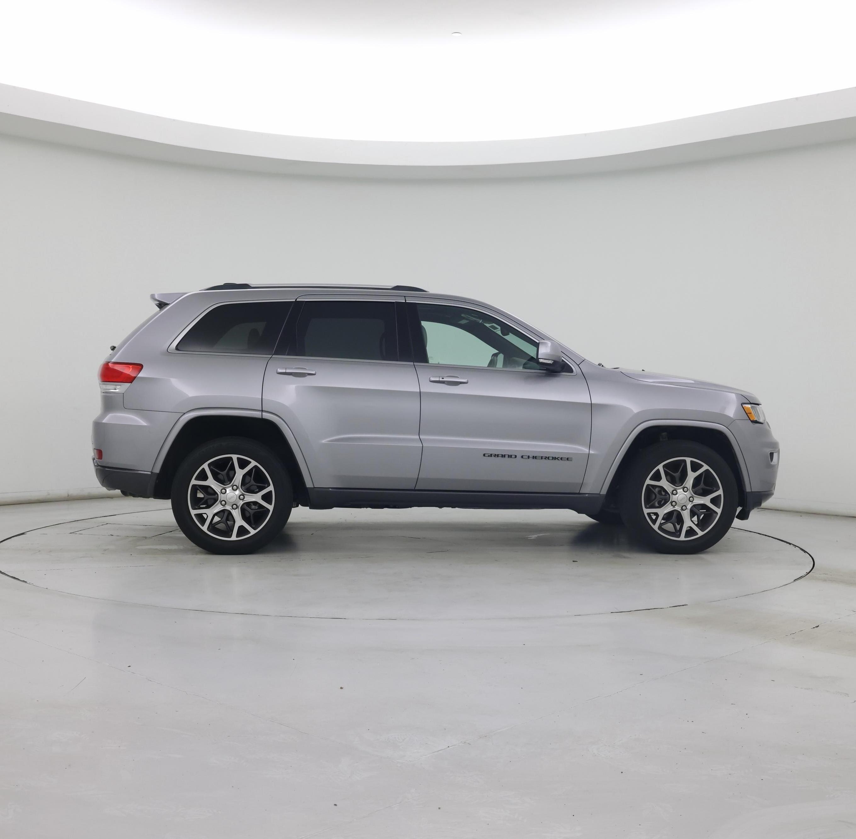 Thumbnail: 2018 Jeep Grand Cherokee - 7