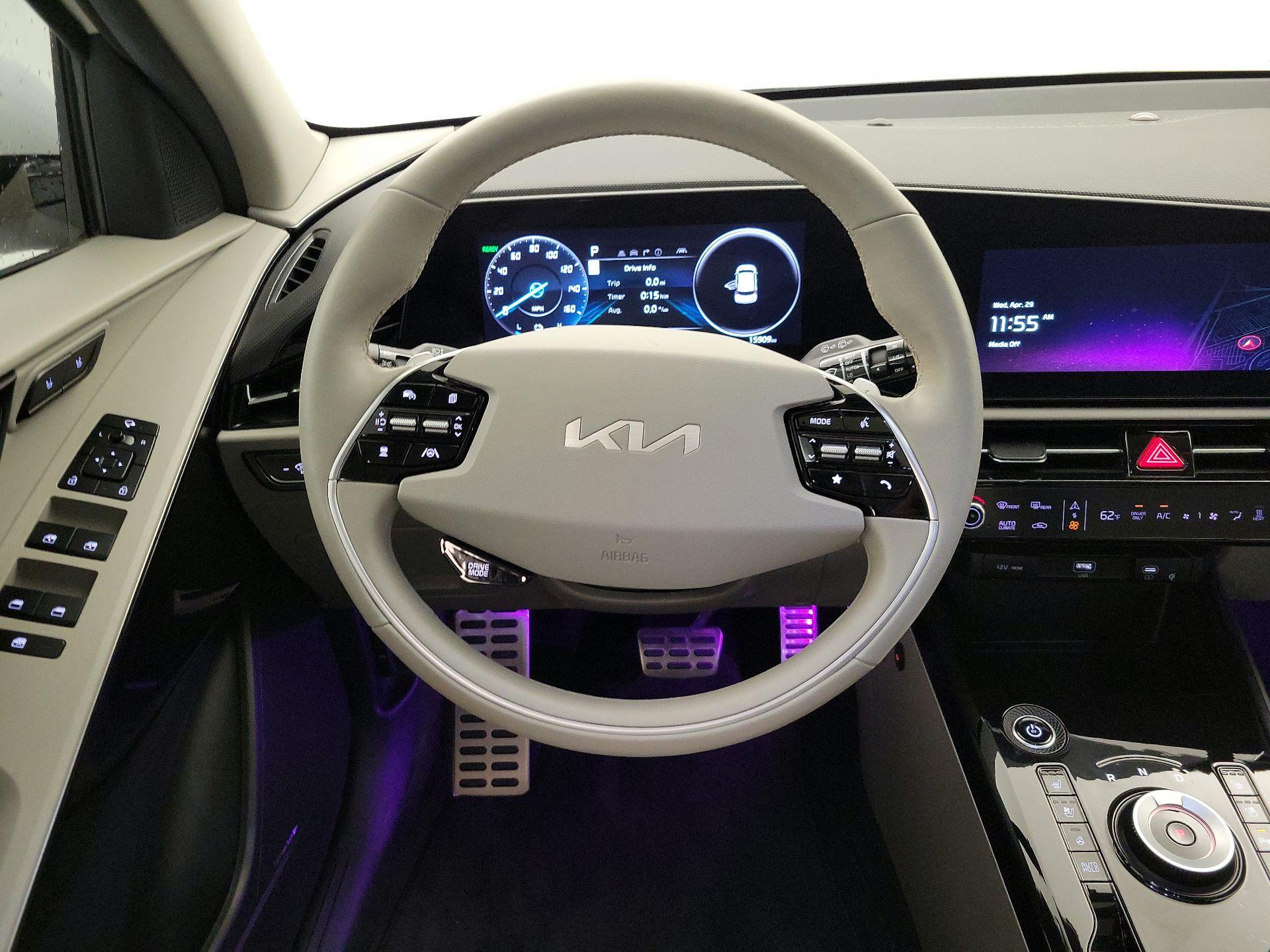 Thumbnail: 2023 Kia Niro - 10
