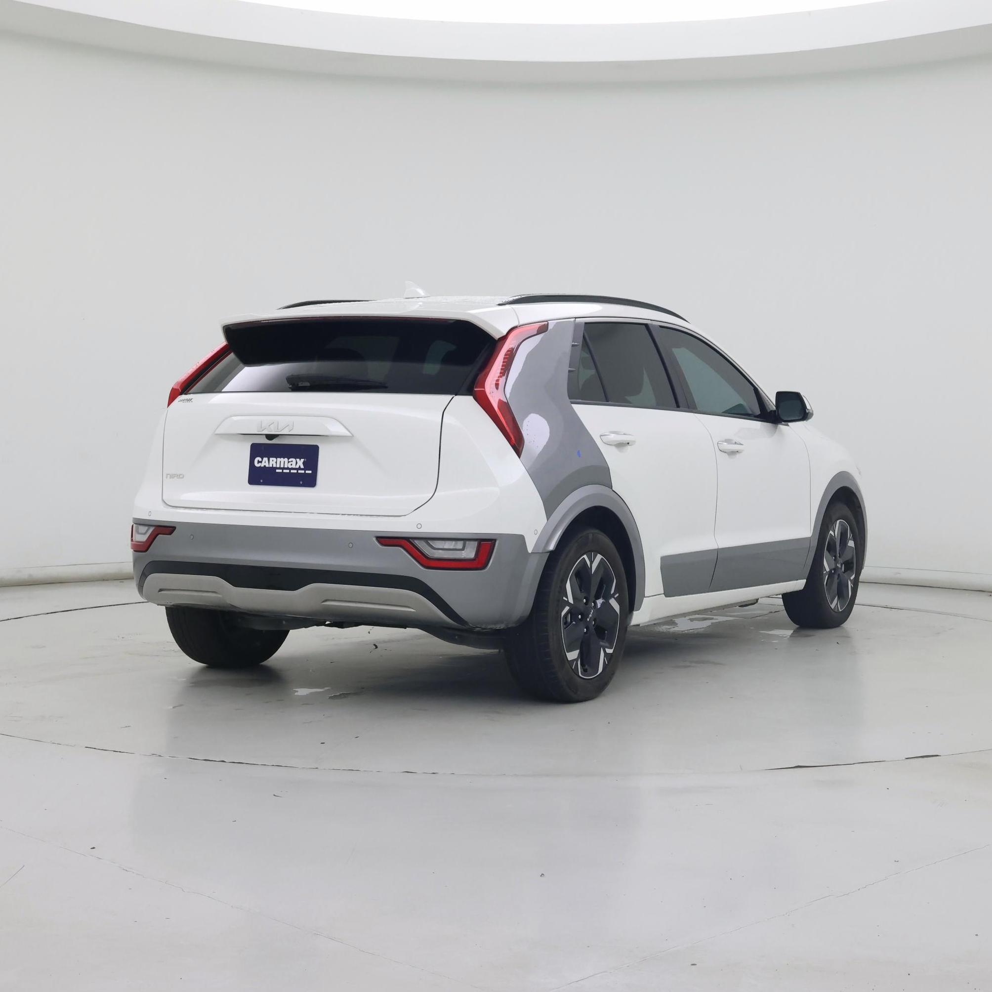 Thumbnail: 2023 Kia Niro - 8