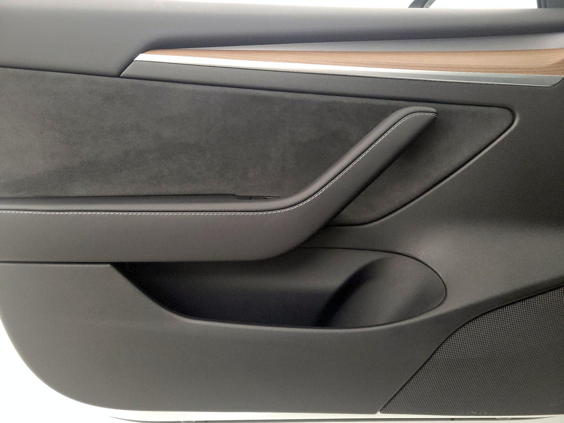 Thumbnail: 2022 Tesla Model 3 - 12