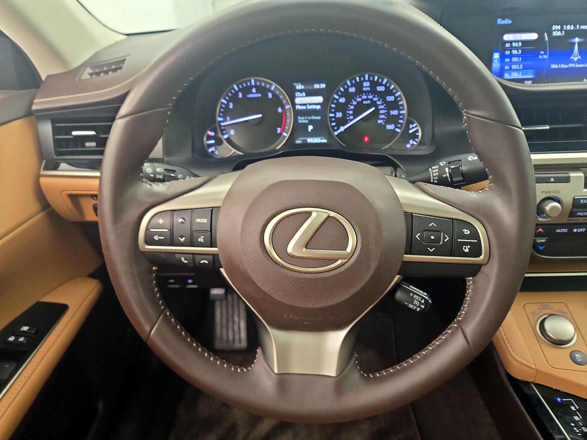 Thumbnail: 2016 Lexus ES - 10