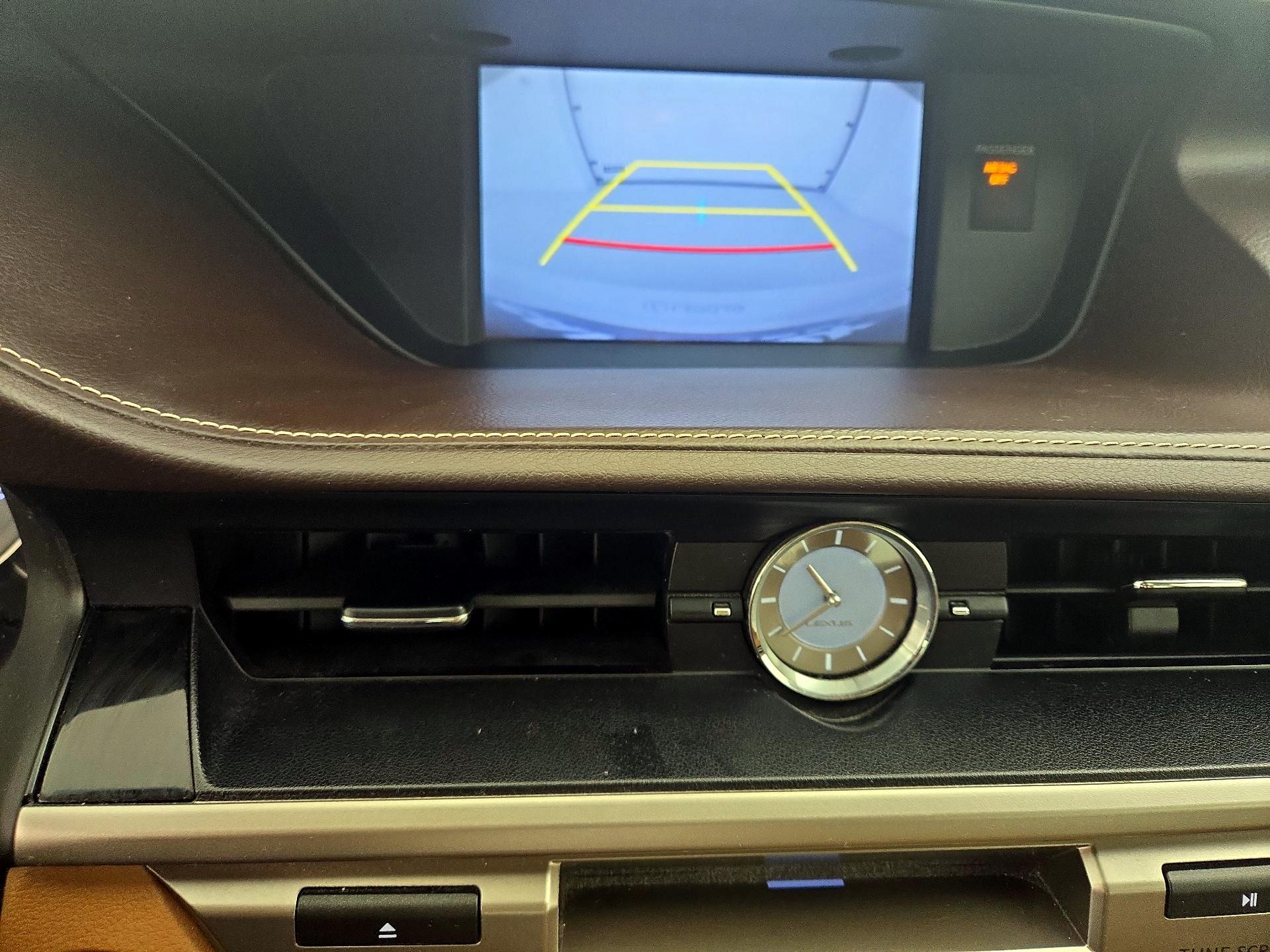 Thumbnail: 2016 Lexus ES - 14