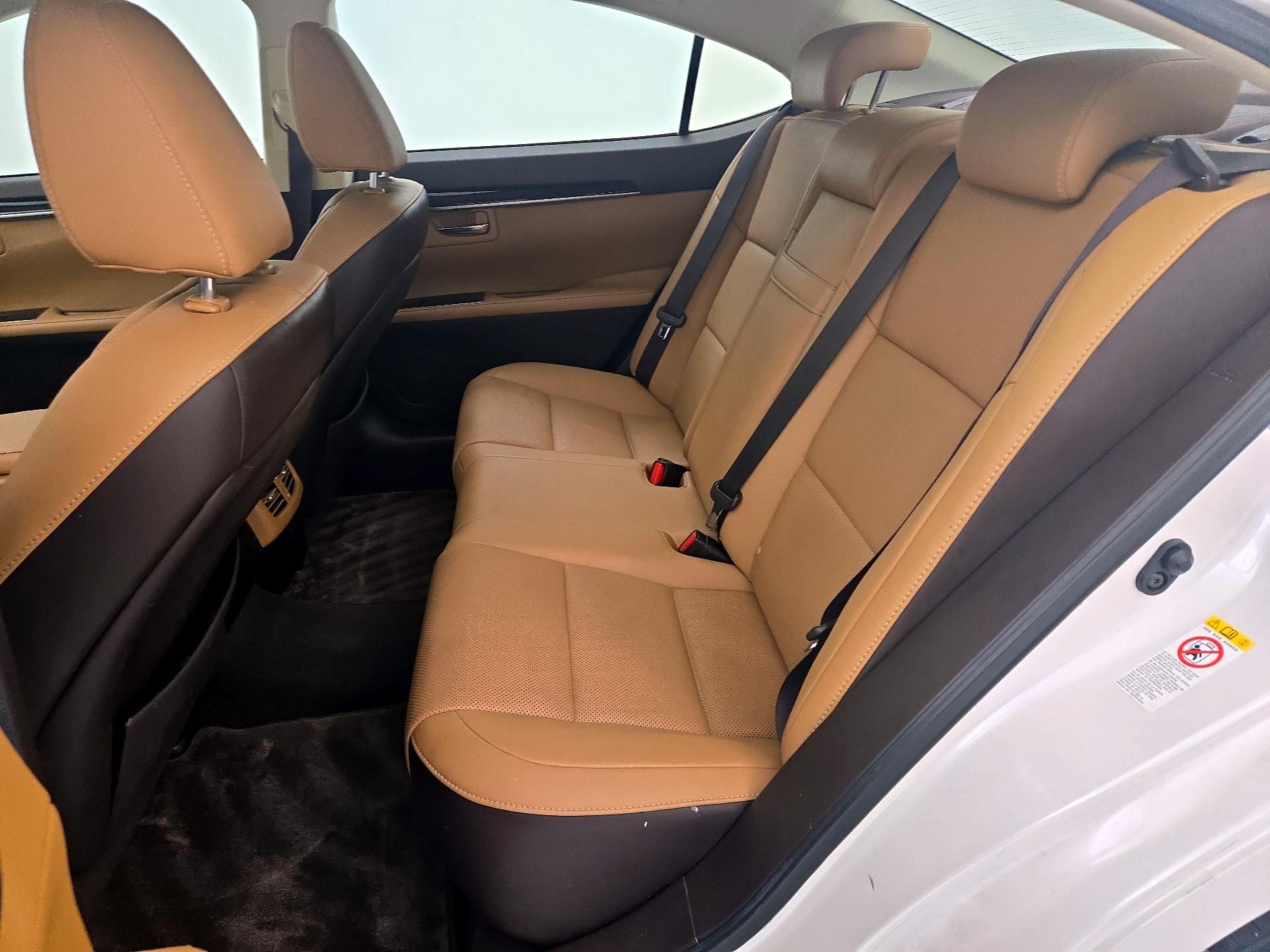 Thumbnail: 2016 Lexus ES - 20