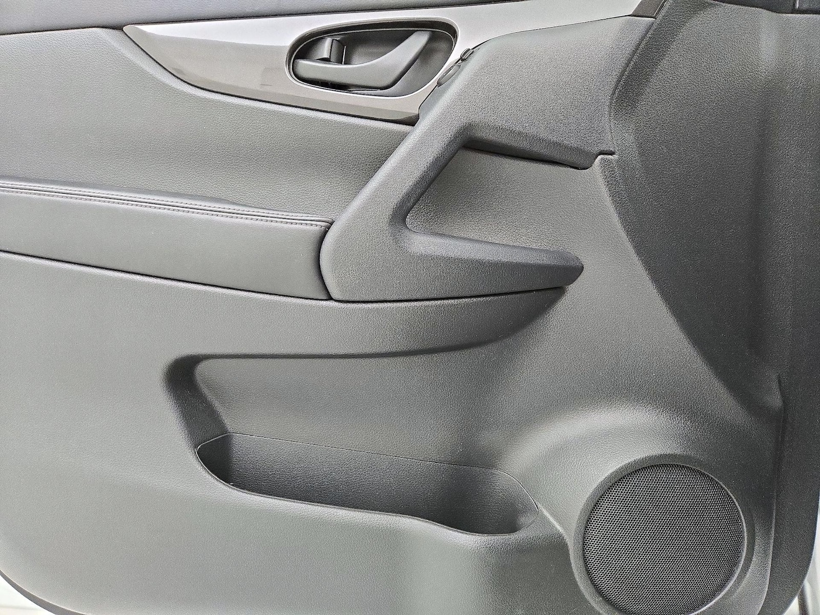 2019 Nissan Rogue S - Photo 13