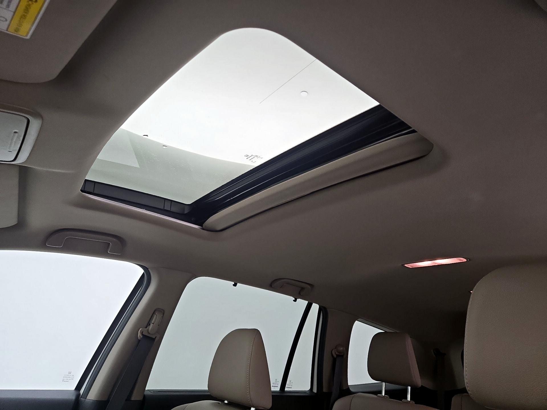 Thumbnail: 2019 Honda Pilot - 19