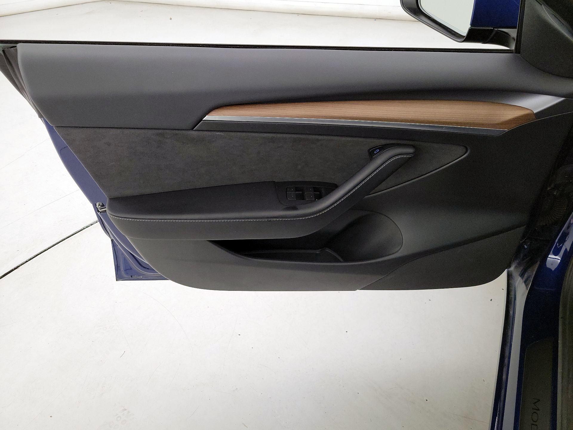 Thumbnail: 2023 Tesla Model 3 - 12