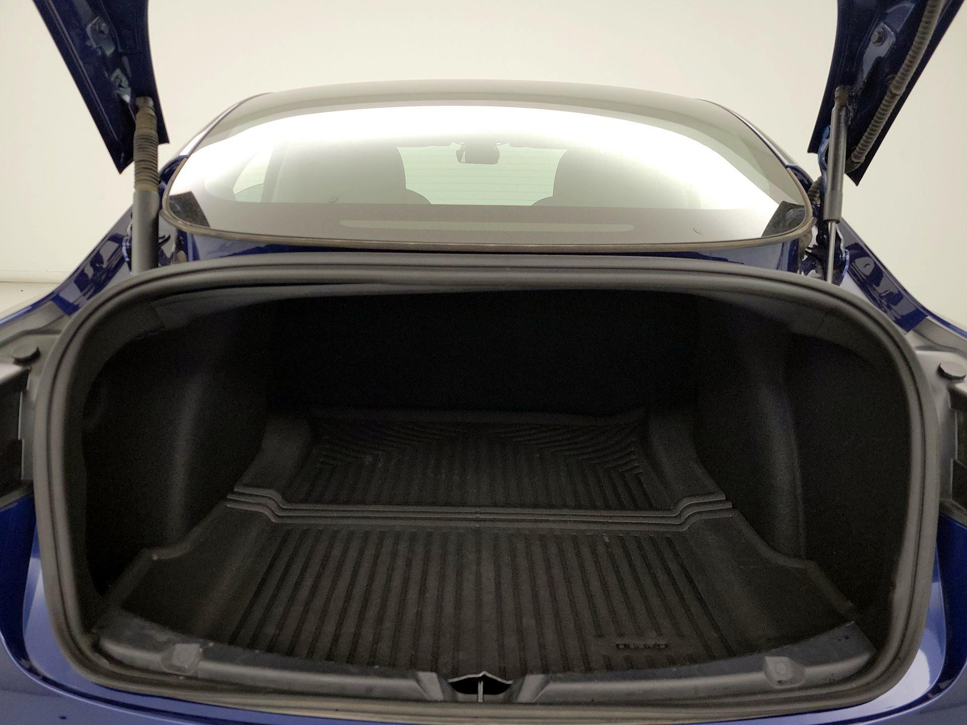 Thumbnail: 2023 Tesla Model 3 - 19